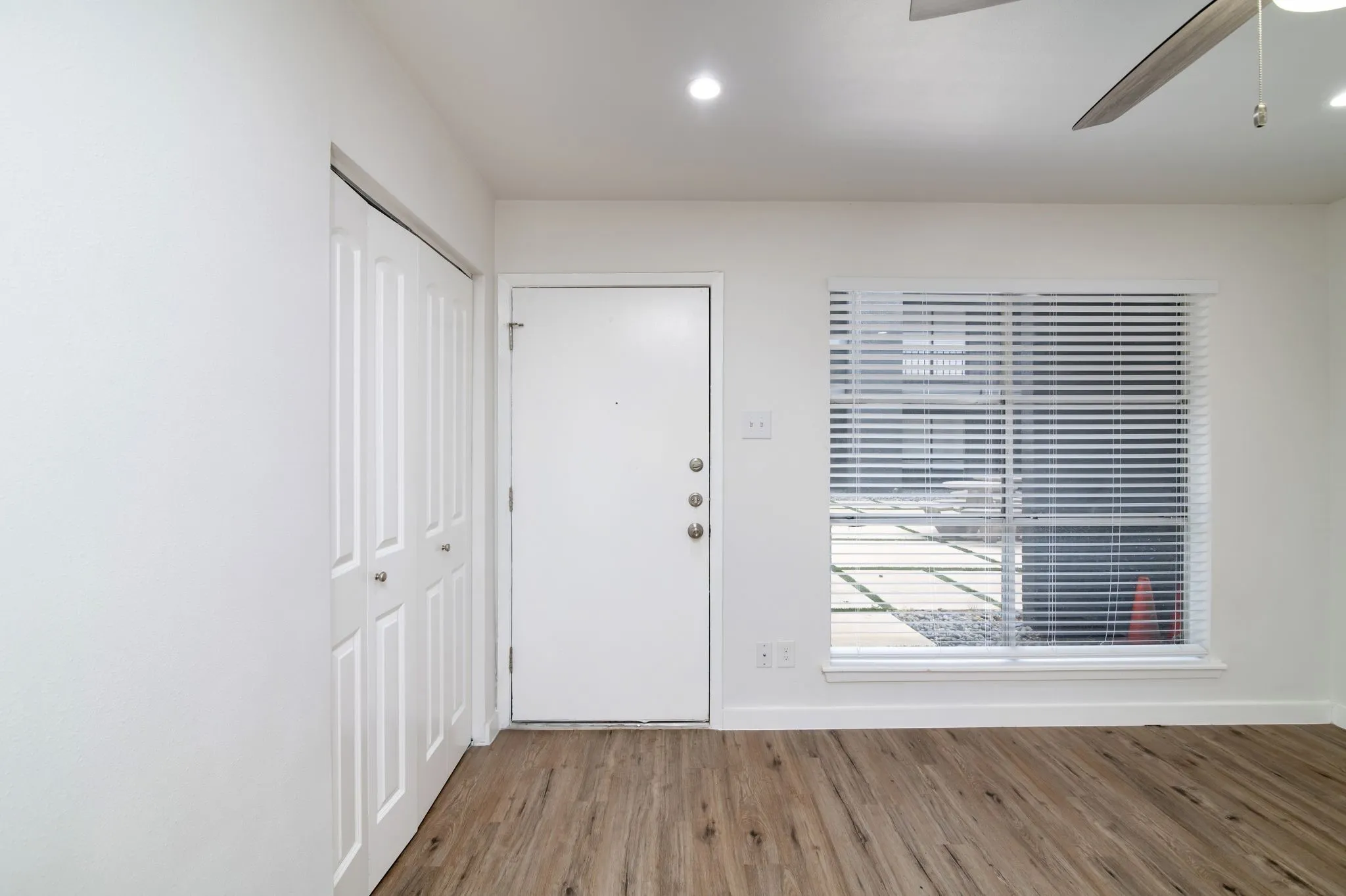 Apartment For Rent in Dallas County , 2722 Throckmorton Street 210, Dallas, Texas 75219, 0, 1 Bathroom, Garage spaces, 420 Sqft, built in 1974, mls#21288926, Real Estate Agent in Dallas, Homes For Rent in Dallas county, Homes For Rent in Dallas, Realtor in Dallas Texas, Real Estate Brokerage Independent Realty Texas, Luminita Cordes Realtor