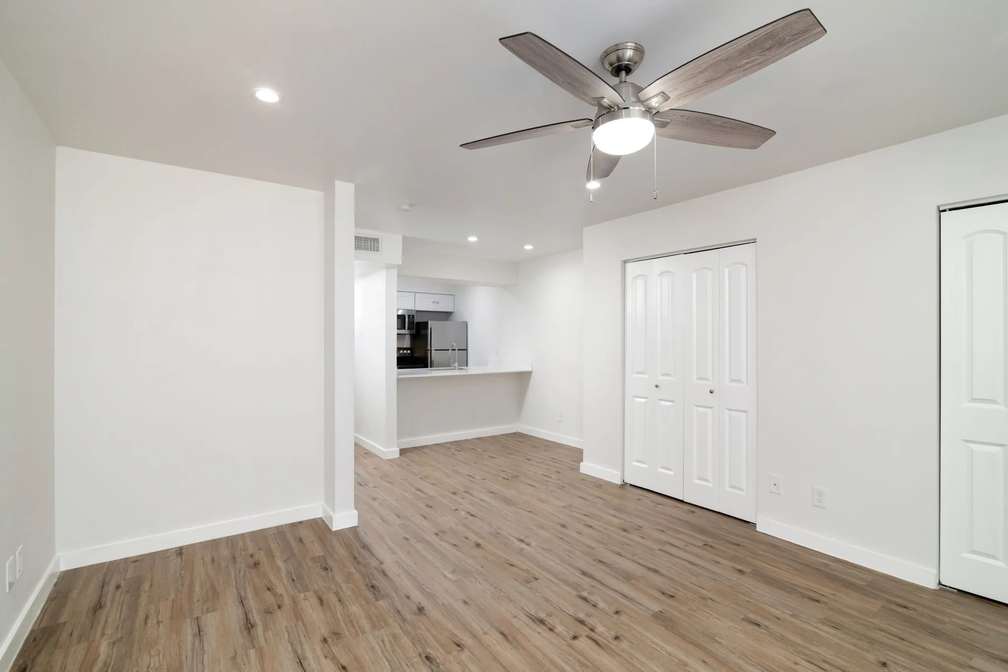 Apartment For Rent in Dallas County , 2722 Throckmorton Street 210, Dallas, Texas 75219, 0, 1 Bathroom, Garage spaces, 420 Sqft, built in 1974, mls#21288926, Real Estate Agent in Dallas, Homes For Rent in Dallas county, Homes For Rent in Dallas, Realtor in Dallas Texas, Real Estate Brokerage Independent Realty Texas, Luminita Cordes Realtor