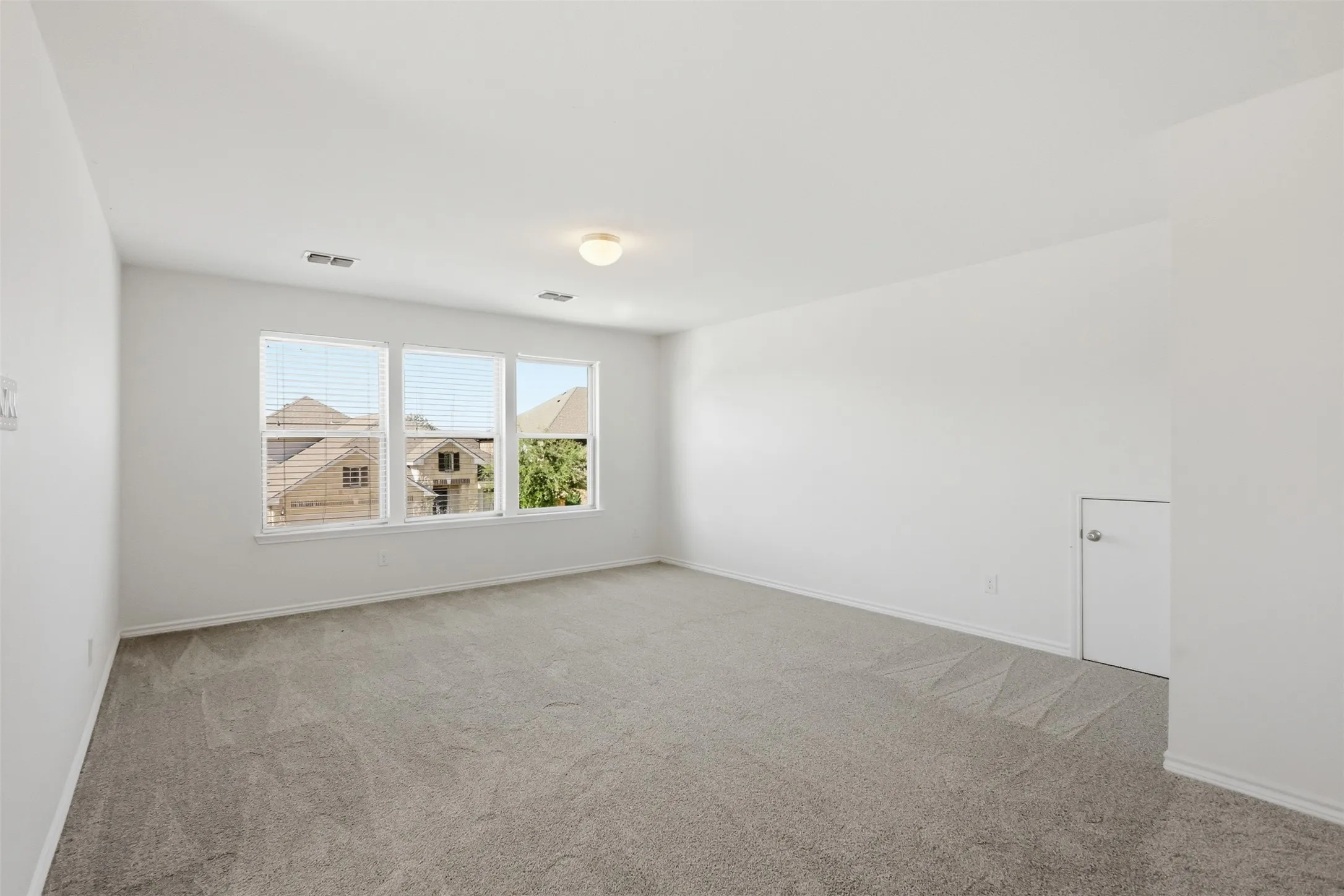 Single Family Residence For Sale in Tarrant County , 10201 Fox Grove Court, Fort Worth, Texas 76131, 4 Bedroom, 3 Bathroom, 2 Garage spaces, 2,880 Sqft, built in 2018, mls#21288933, Real Estate Agent in Fort Worth, Homes For Sale in Tarrant county, Homes For Sale in Fort Worth, Realtor in Fort Worth Texas, Real Estate Brokerage Independent Realty Texas, Luminita Cordes Realtor