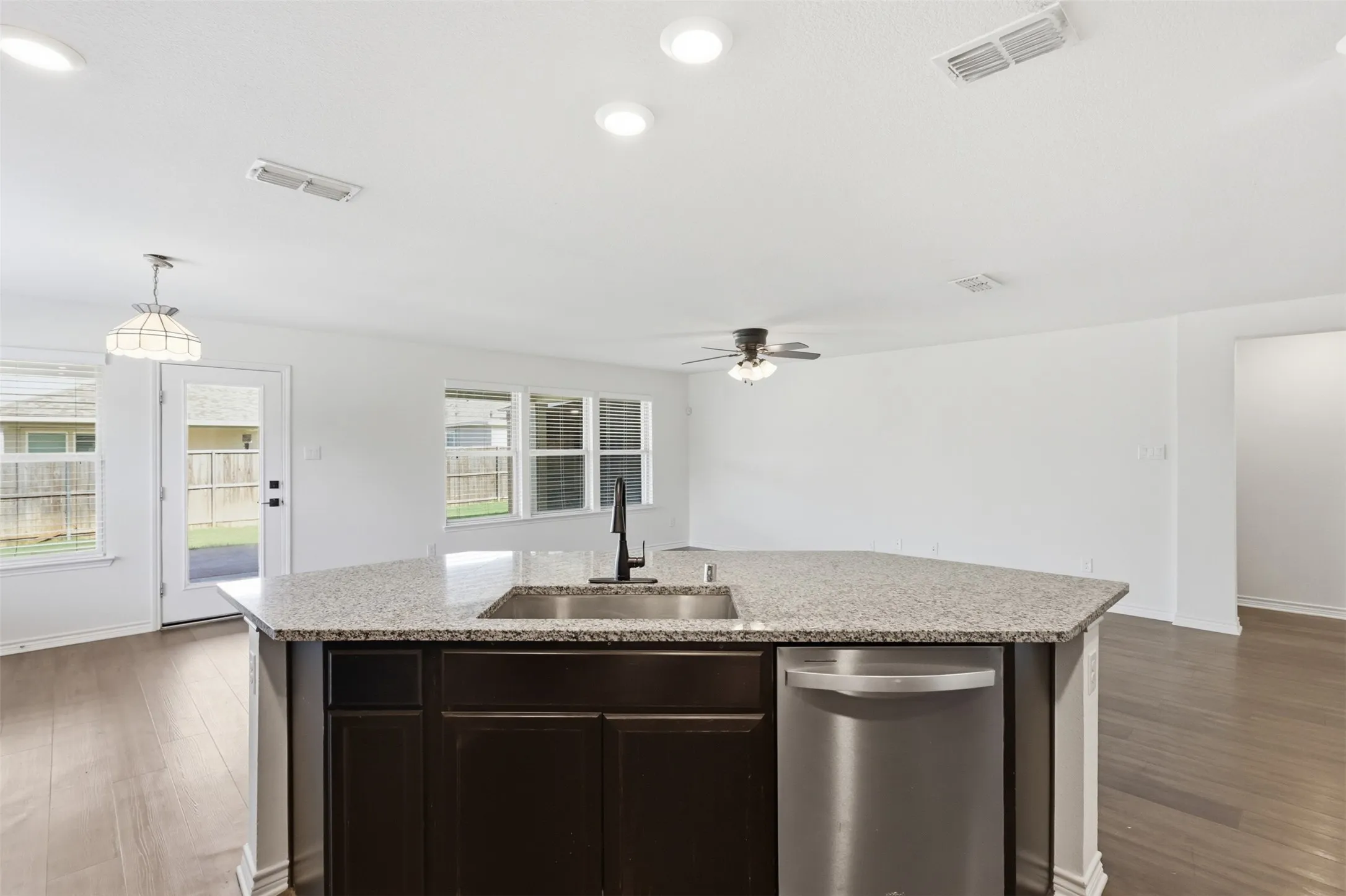 Single Family Residence For Sale in Tarrant County , 10201 Fox Grove Court, Fort Worth, Texas 76131, 4 Bedroom, 3 Bathroom, 2 Garage spaces, 2,880 Sqft, built in 2018, mls#21288933, Real Estate Agent in Fort Worth, Homes For Sale in Tarrant county, Homes For Sale in Fort Worth, Realtor in Fort Worth Texas, Real Estate Brokerage Independent Realty Texas, Luminita Cordes Realtor