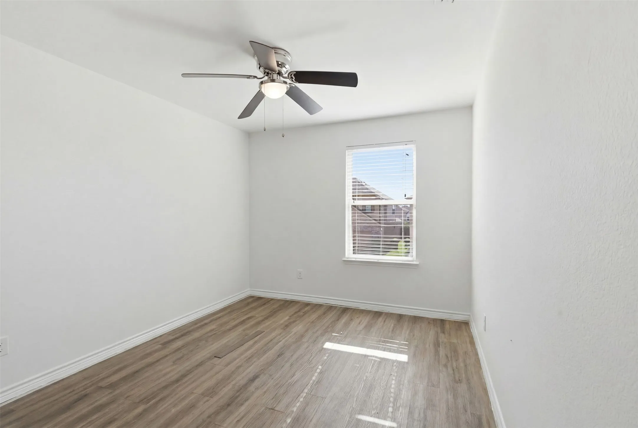 Single Family Residence For Sale in Tarrant County , 10201 Fox Grove Court, Fort Worth, Texas 76131, 4 Bedroom, 3 Bathroom, 2 Garage spaces, 2,880 Sqft, built in 2018, mls#21288933, Real Estate Agent in Fort Worth, Homes For Sale in Tarrant county, Homes For Sale in Fort Worth, Realtor in Fort Worth Texas, Real Estate Brokerage Independent Realty Texas, Luminita Cordes Realtor