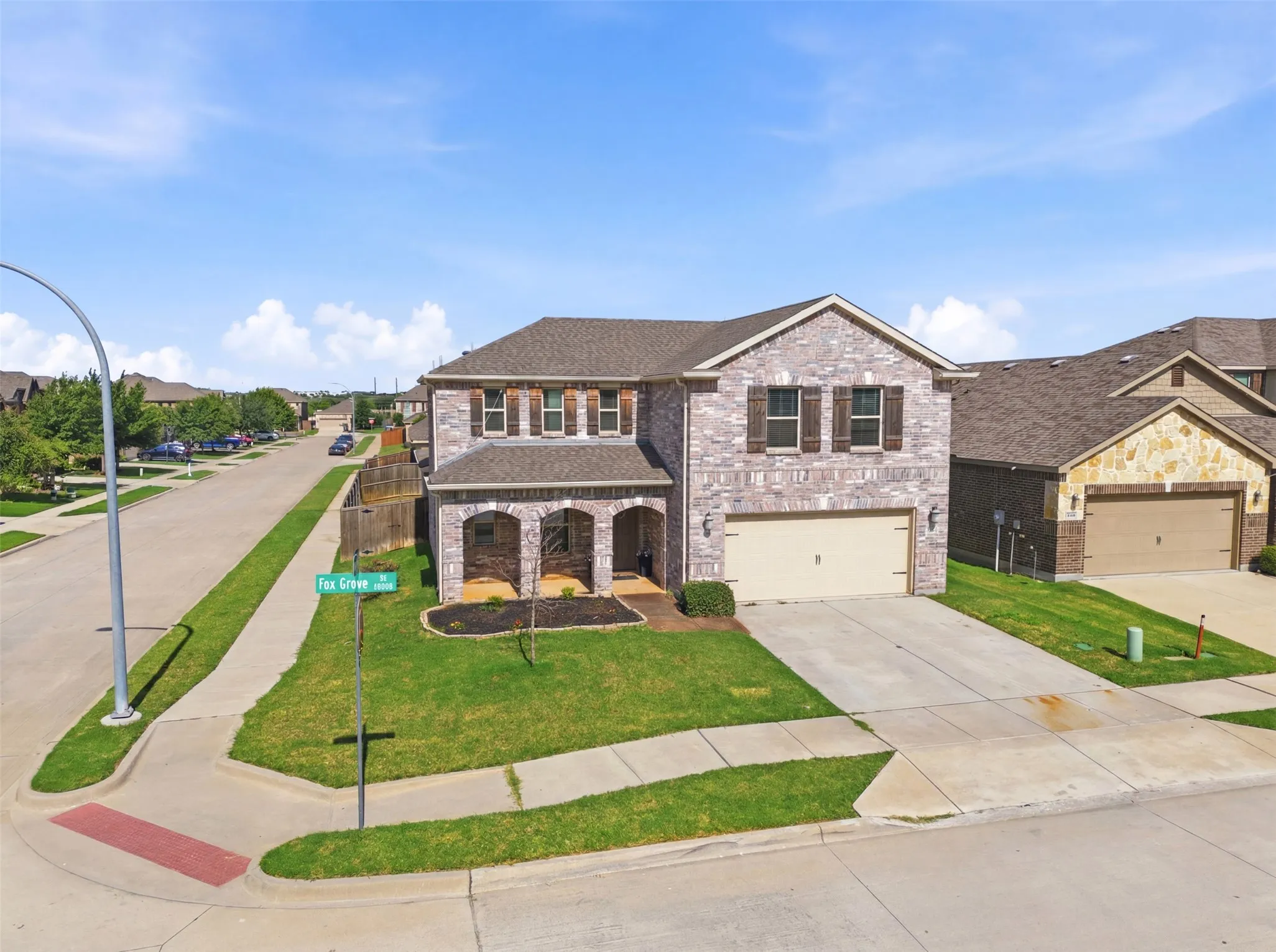Single Family Residence For Sale in Tarrant County , 10201 Fox Grove Court, Fort Worth, Texas 76131, 4 Bedroom, 3 Bathroom, 2 Garage spaces, 2,880 Sqft, built in 2018, mls#21288933, Real Estate Agent in Fort Worth, Homes For Sale in Tarrant county, Homes For Sale in Fort Worth, Realtor in Fort Worth Texas, Real Estate Brokerage Independent Realty Texas, Luminita Cordes Realtor