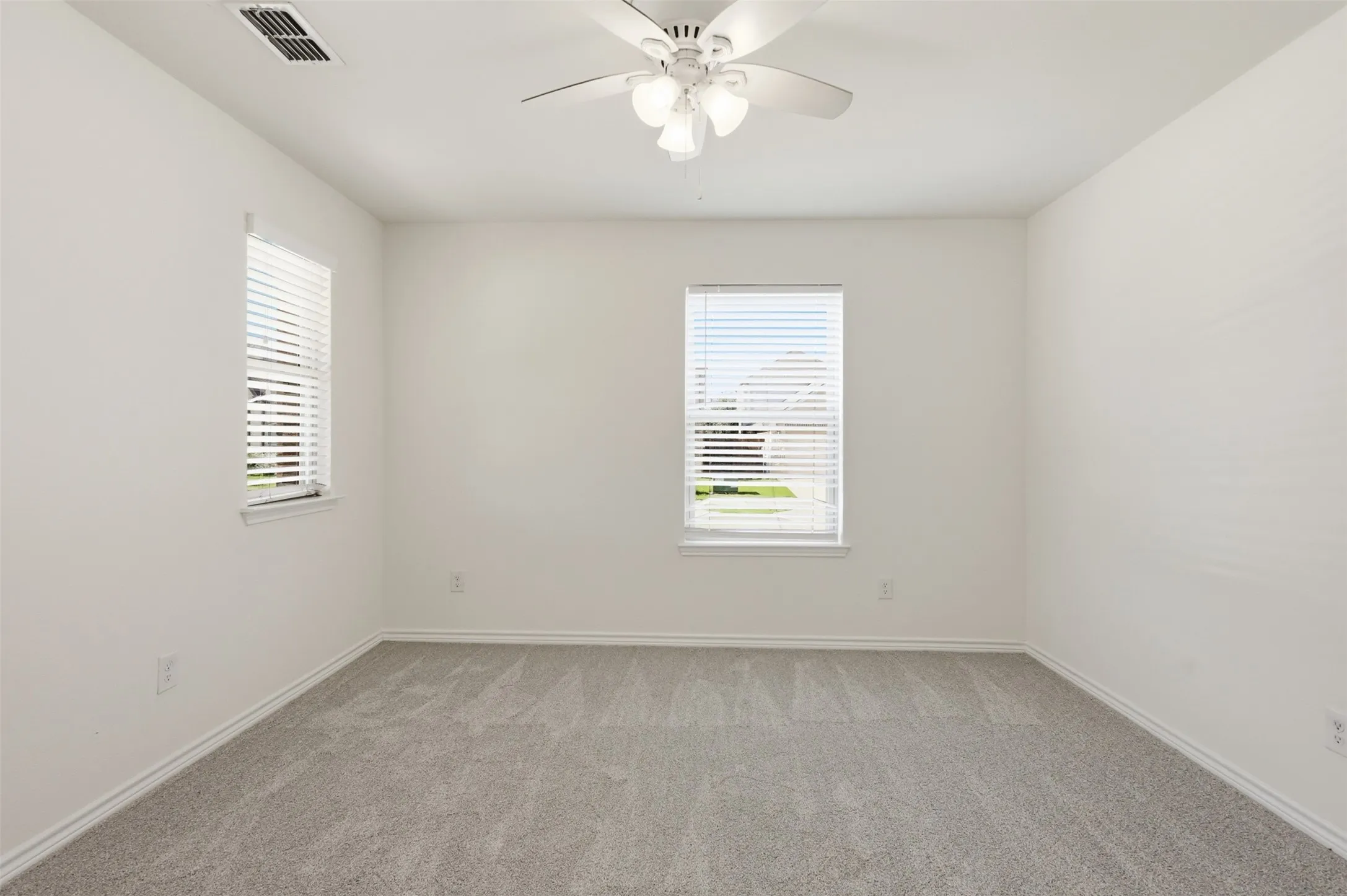 Single Family Residence For Sale in Tarrant County , 10201 Fox Grove Court, Fort Worth, Texas 76131, 4 Bedroom, 3 Bathroom, 2 Garage spaces, 2,880 Sqft, built in 2018, mls#21288933, Real Estate Agent in Fort Worth, Homes For Sale in Tarrant county, Homes For Sale in Fort Worth, Realtor in Fort Worth Texas, Real Estate Brokerage Independent Realty Texas, Luminita Cordes Realtor