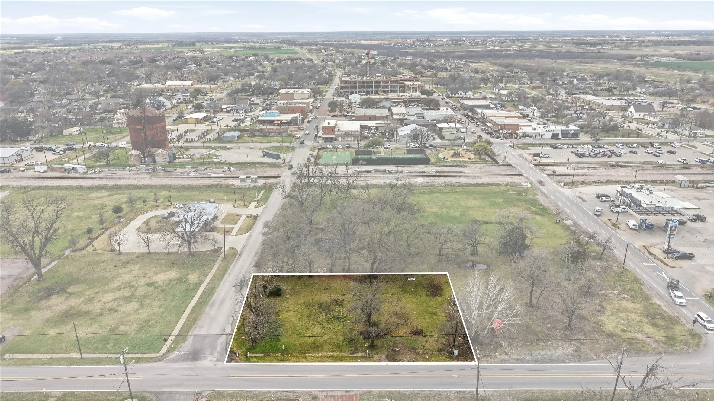 Walking distance to the downtown square.