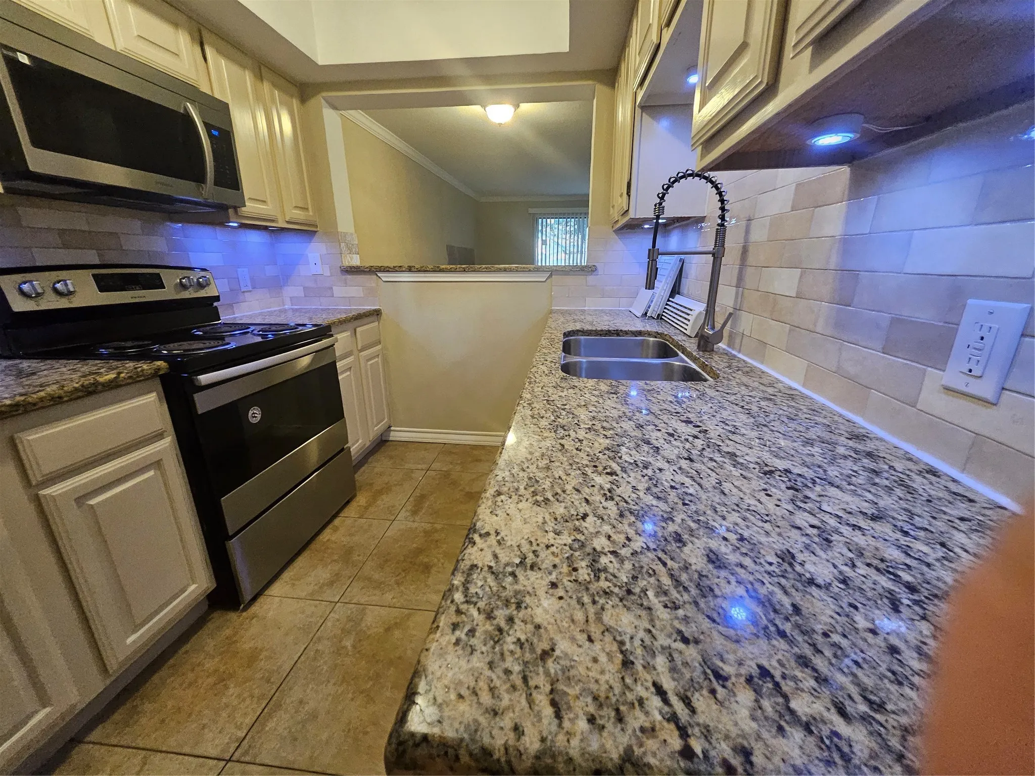 Condominium For Rent in Dallas County , 4535 N O Connor Road 1214, Irving, Texas 75062, 2 Bedroom, 3 Bathroom, Garage spaces, 1,167 Sqft, built in 1975, mls#21288951, Real Estate Agent in Irving, Homes For Rent in Dallas county, Homes For Rent in Irving, Realtor in Irving Texas, Real Estate Brokerage Independent Realty Texas, Luminita Cordes Realtor