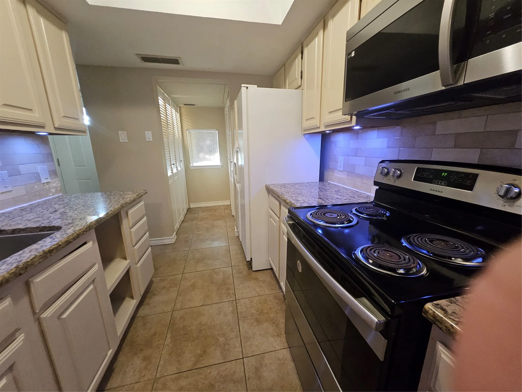 Condominium For Rent in Dallas County , 4535 N O Connor Road 1214, Irving, Texas 75062, 2 Bedroom, 3 Bathroom, Garage spaces, 1,167 Sqft, built in 1975, mls#21288951, Real Estate Agent in Irving, Homes For Rent in Dallas county, Homes For Rent in Irving, Realtor in Irving Texas, Real Estate Brokerage Independent Realty Texas, Luminita Cordes Realtor