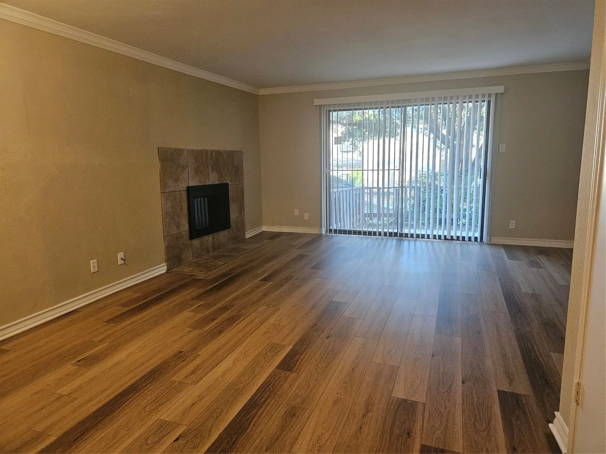 Condominium For Rent in Dallas County , 4535 N O Connor Road 1214, Irving, Texas 75062, 2 Bedroom, 3 Bathroom, Garage spaces, 1,167 Sqft, built in 1975, mls#21288951, Real Estate Agent in Irving, Homes For Rent in Dallas county, Homes For Rent in Irving, Realtor in Irving Texas, Real Estate Brokerage Independent Realty Texas, Luminita Cordes Realtor