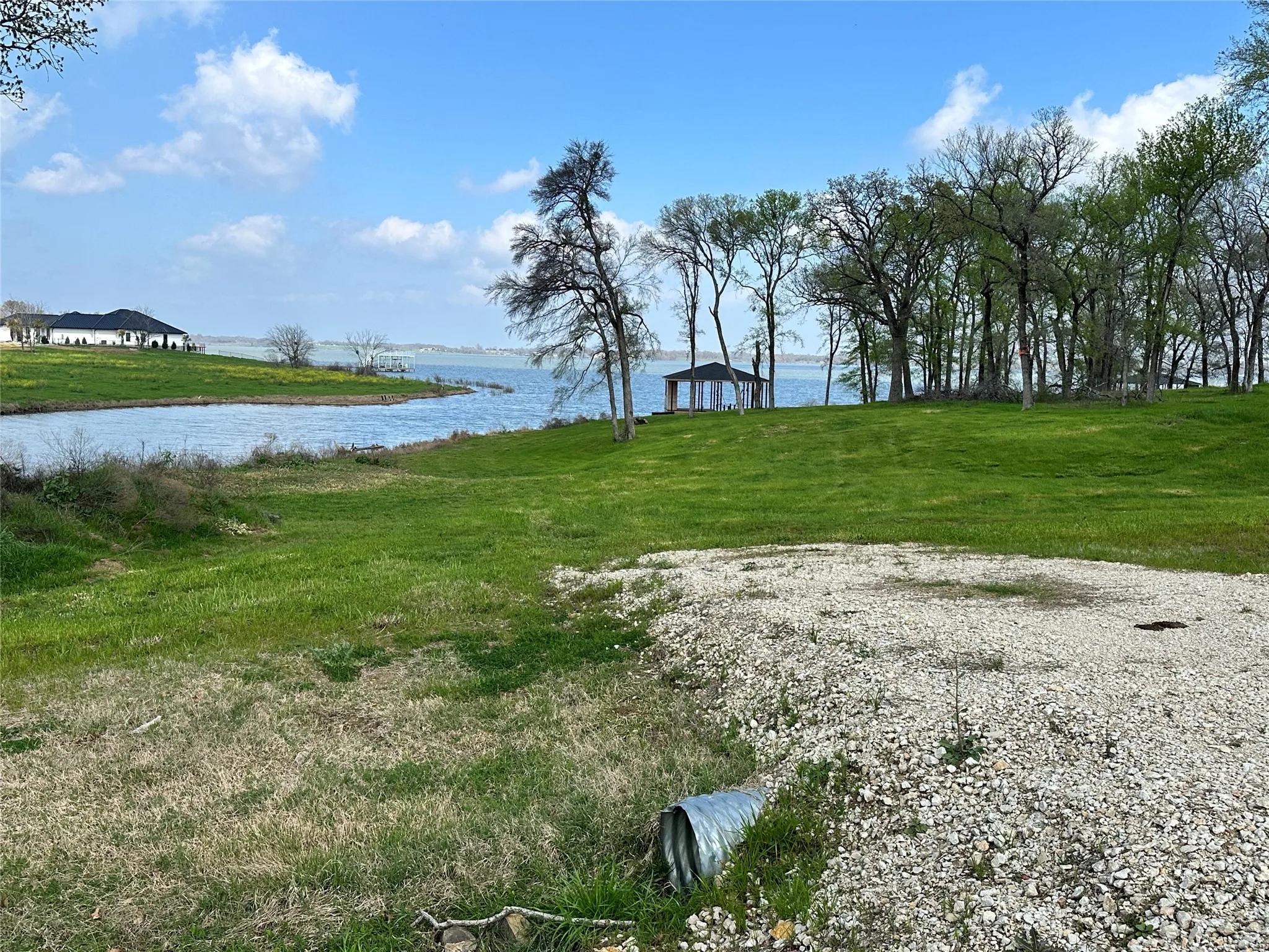 Cleared build area offers a strong start for designing a custom lake home on Richland Chambers Lake.