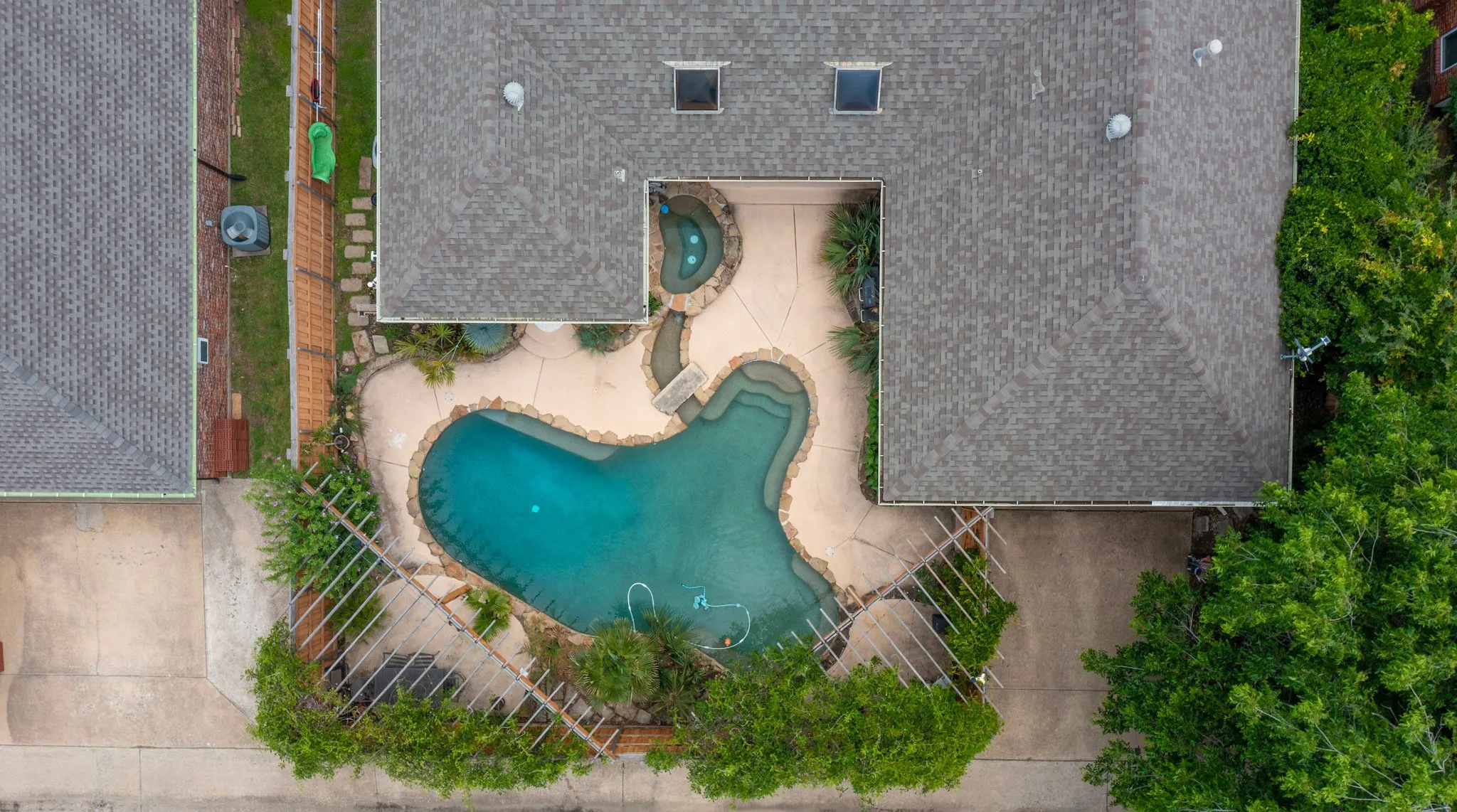Single Family Residence For Sale in Collin County , 4018 Cobblers Lane, Dallas, Texas 75287, 4 Bedroom, 3 Bathroom, 2 Garage spaces, 3,060 Sqft, built in 1984, mls#21287201, Real Estate Agent in Dallas, Homes For Sale in Collin county, Homes For Sale in Dallas, Realtor in Dallas Texas, Real Estate Brokerage Independent Realty Texas, Luminita Cordes Realtor
