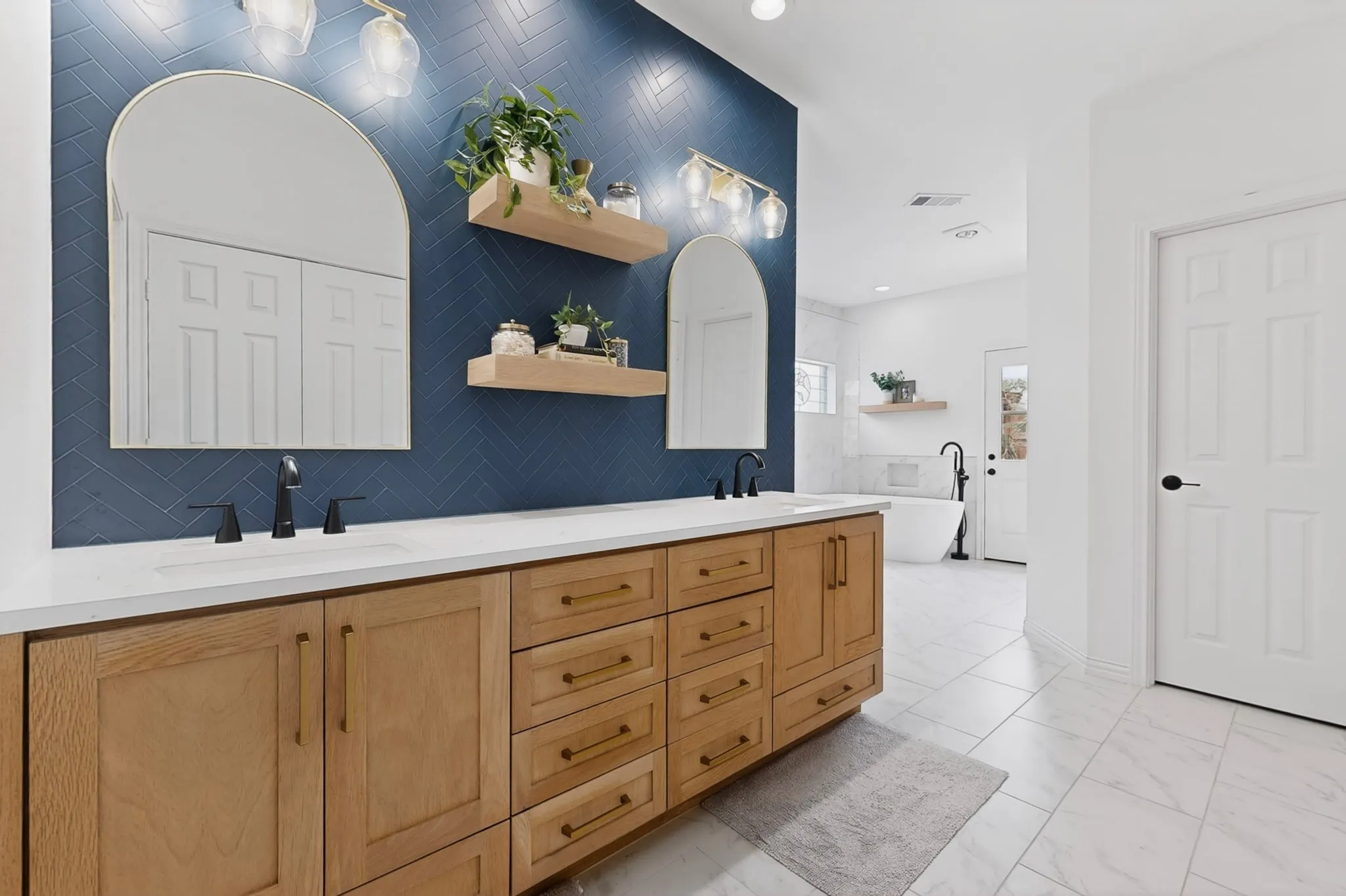 Single Family Residence For Sale in Collin County , 4018 Cobblers Lane, Dallas, Texas 75287, 4 Bedroom, 3 Bathroom, 2 Garage spaces, 3,060 Sqft, built in 1984, mls#21287201, Real Estate Agent in Dallas, Homes For Sale in Collin county, Homes For Sale in Dallas, Realtor in Dallas Texas, Real Estate Brokerage Independent Realty Texas, Luminita Cordes Realtor