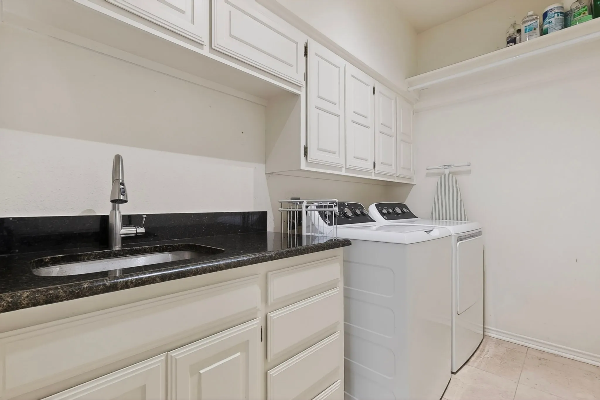 Single Family Residence For Sale in Collin County , 4018 Cobblers Lane, Dallas, Texas 75287, 4 Bedroom, 3 Bathroom, 2 Garage spaces, 3,060 Sqft, built in 1984, mls#21287201, Real Estate Agent in Dallas, Homes For Sale in Collin county, Homes For Sale in Dallas, Realtor in Dallas Texas, Real Estate Brokerage Independent Realty Texas, Luminita Cordes Realtor