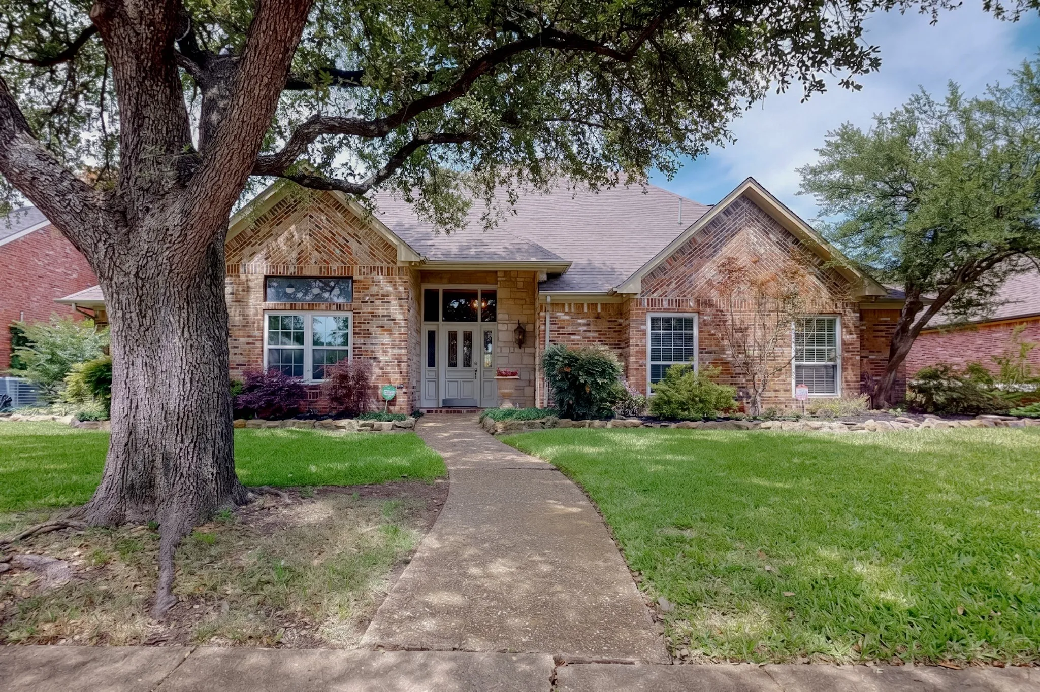 Single Family Residence For Sale in Collin County , 4018 Cobblers Lane, Dallas, Texas 75287, 4 Bedroom, 3 Bathroom, 2 Garage spaces, 3,060 Sqft, built in 1984, mls#21287201, Real Estate Agent in Dallas, Homes For Sale in Collin county, Homes For Sale in Dallas, Realtor in Dallas Texas, Real Estate Brokerage Independent Realty Texas, Luminita Cordes Realtor