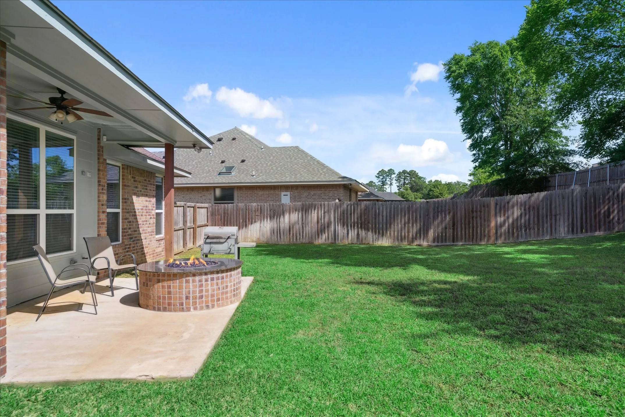 Single Family Residence For Sale in Smith County , 2231 RANA Park, Flint, Texas 75762, 3 Bedrooms, 2 Bathrooms, 2 Garage spaces, 2,164 Sqft, built in 2020, Price $339,000, mls#21288970, Real Estate Agent in Flint, Homes For Sale in Smith county, Homes For Sale in Flint, Realtor in Flint Texas, Real Estate Brokerage Independent Realty Texas, Luminita Cordes Realtor