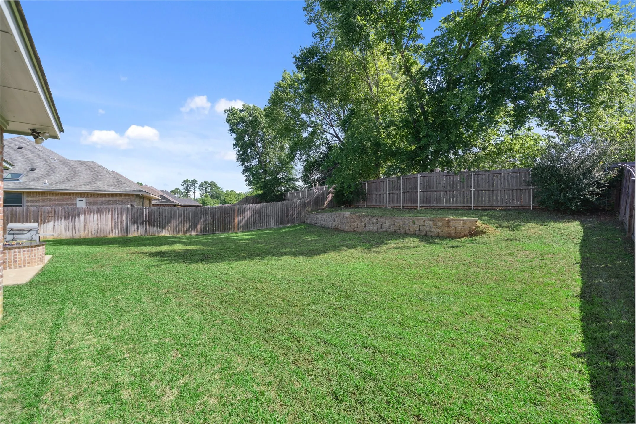 Single Family Residence For Sale in Smith County , 2231 RANA Park, Flint, Texas 75762, 3 Bedrooms, 2 Bathrooms, 2 Garage spaces, 2,164 Sqft, built in 2020, Price $339,000, mls#21288970, Real Estate Agent in Flint, Homes For Sale in Smith county, Homes For Sale in Flint, Realtor in Flint Texas, Real Estate Brokerage Independent Realty Texas, Luminita Cordes Realtor