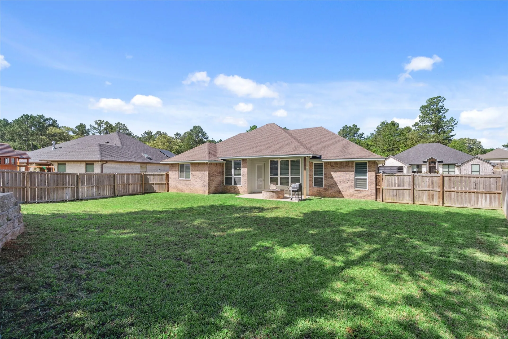 Single Family Residence For Sale in Smith County , 2231 RANA Park, Flint, Texas 75762, 3 Bedrooms, 2 Bathrooms, 2 Garage spaces, 2,164 Sqft, built in 2020, Price $339,000, mls#21288970, Real Estate Agent in Flint, Homes For Sale in Smith county, Homes For Sale in Flint, Realtor in Flint Texas, Real Estate Brokerage Independent Realty Texas, Luminita Cordes Realtor