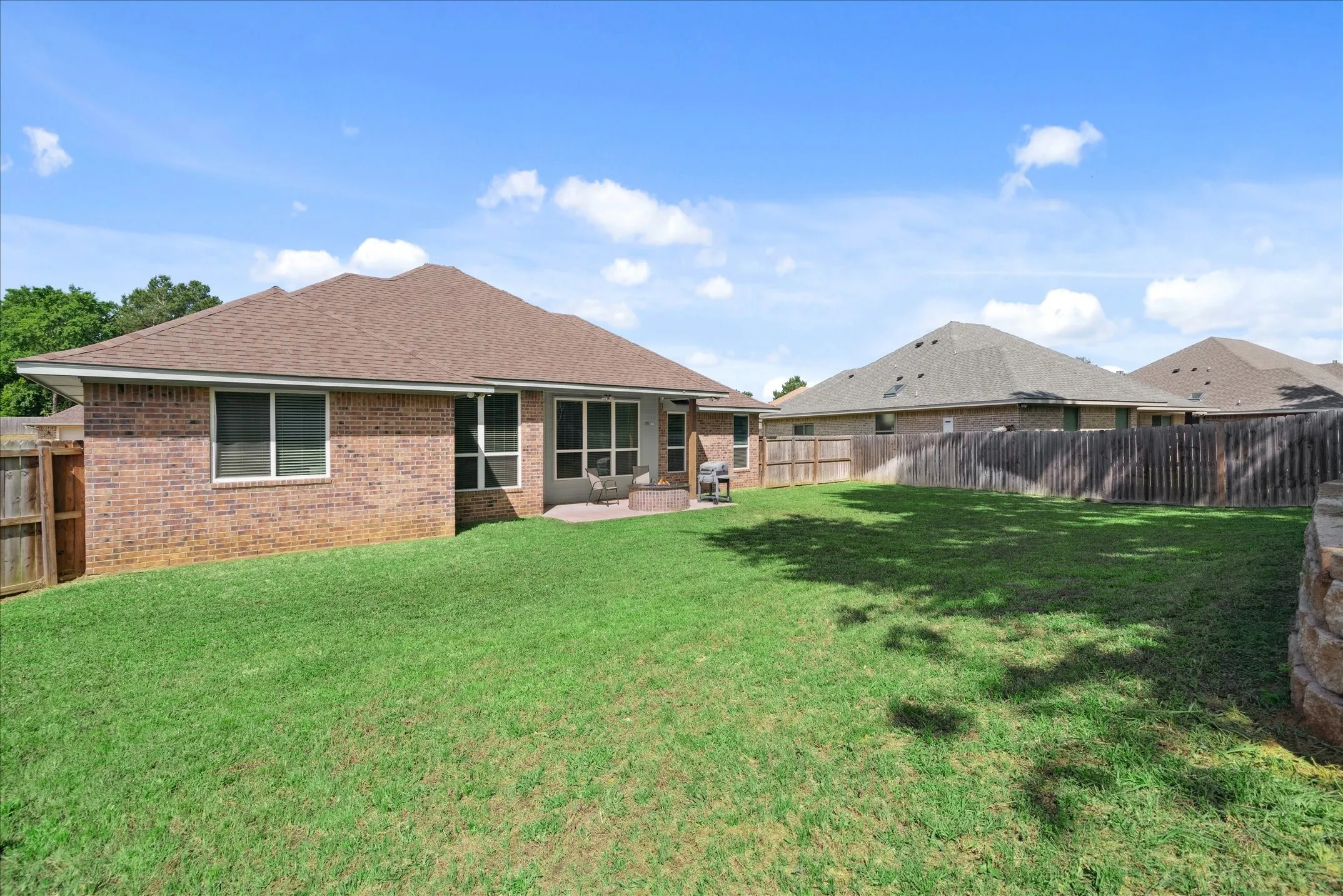 Single Family Residence For Sale in Smith County , 2231 RANA Park, Flint, Texas 75762, 3 Bedrooms, 2 Bathrooms, 2 Garage spaces, 2,164 Sqft, built in 2020, Price $339,000, mls#21288970, Real Estate Agent in Flint, Homes For Sale in Smith county, Homes For Sale in Flint, Realtor in Flint Texas, Real Estate Brokerage Independent Realty Texas, Luminita Cordes Realtor