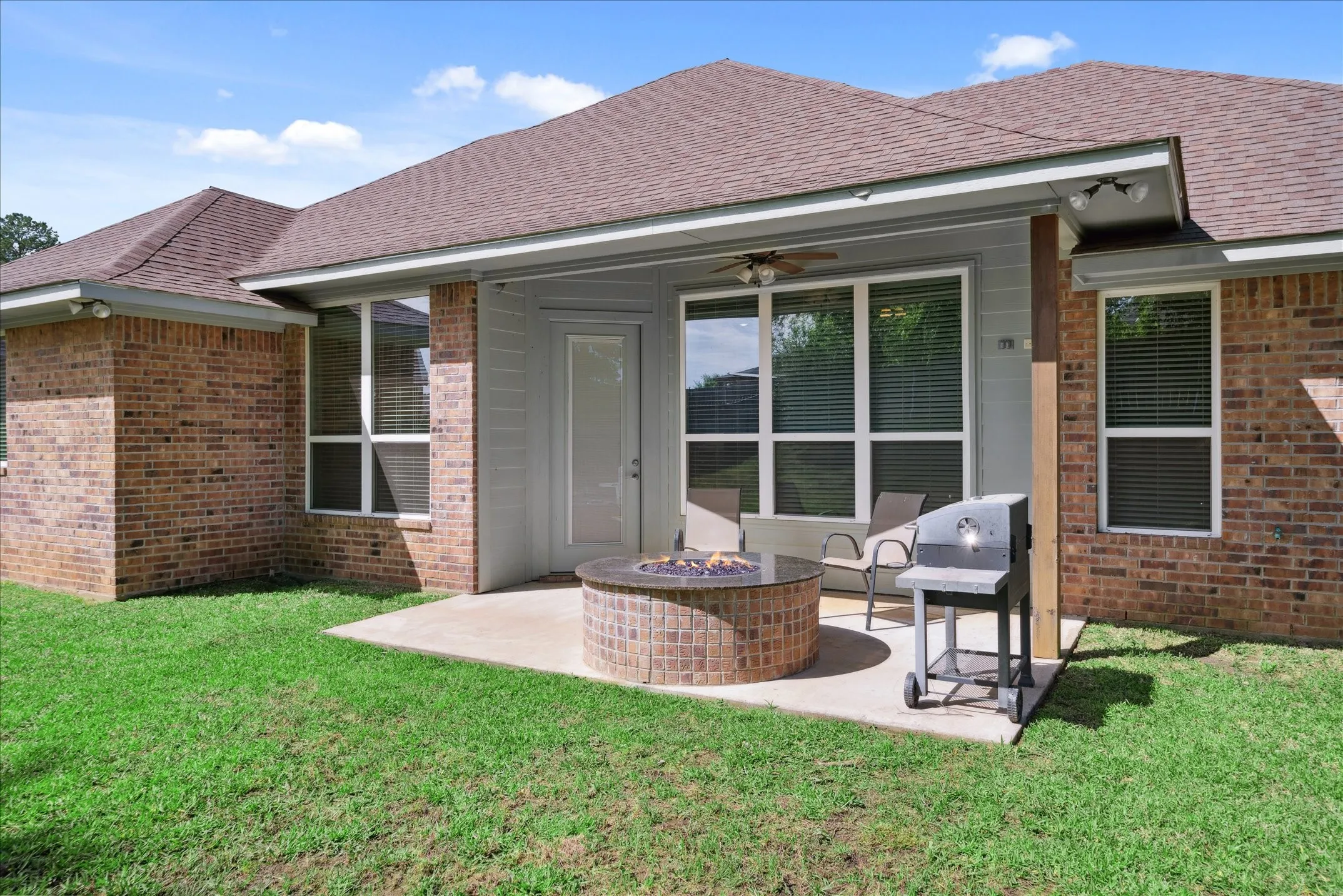 Single Family Residence For Sale in Smith County , 2231 RANA Park, Flint, Texas 75762, 3 Bedrooms, 2 Bathrooms, 2 Garage spaces, 2,164 Sqft, built in 2020, Price $339,000, mls#21288970, Real Estate Agent in Flint, Homes For Sale in Smith county, Homes For Sale in Flint, Realtor in Flint Texas, Real Estate Brokerage Independent Realty Texas, Luminita Cordes Realtor