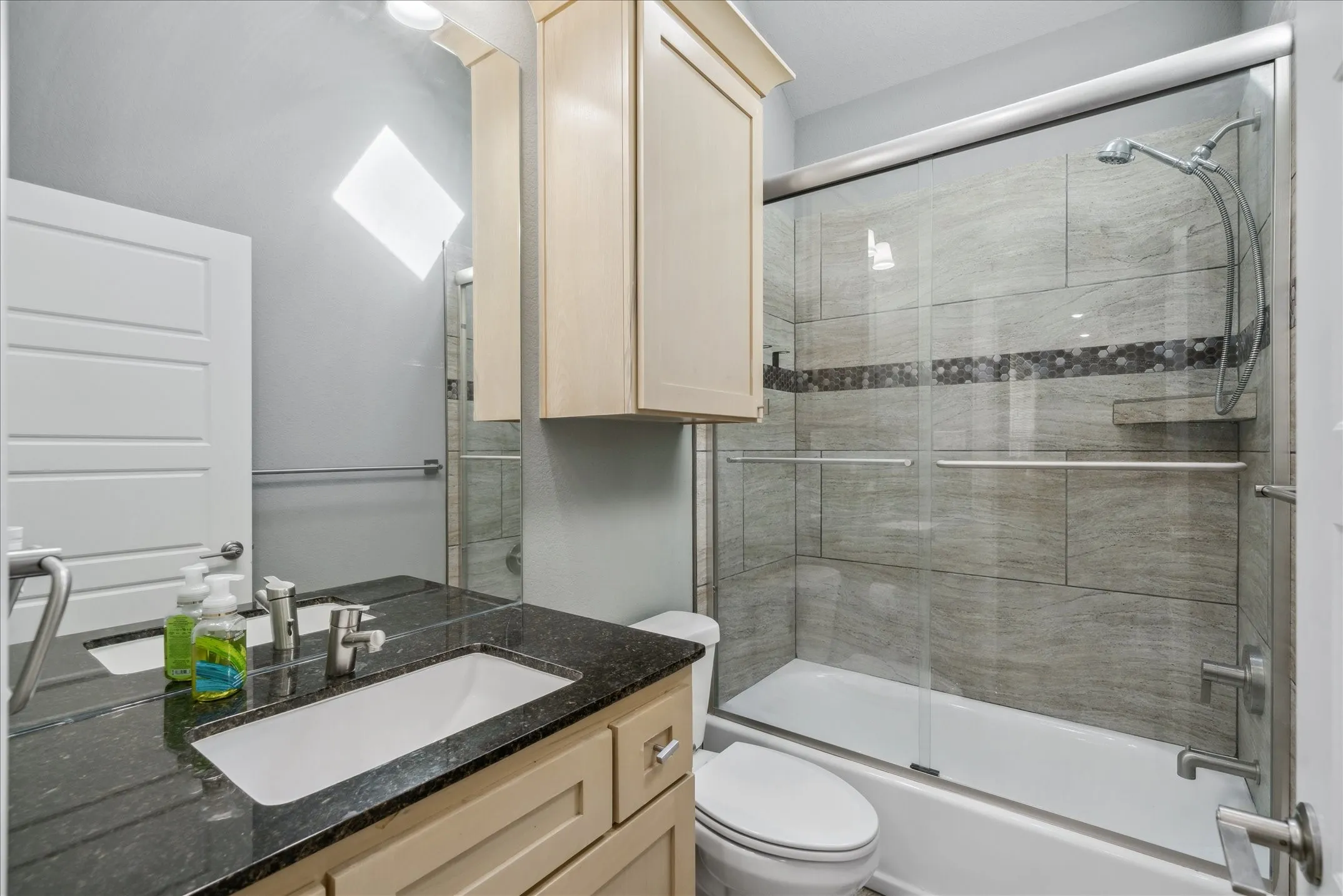 Single Family Residence For Sale in Smith County , 2231 RANA Park, Flint, Texas 75762, 3 Bedrooms, 2 Bathrooms, 2 Garage spaces, 2,164 Sqft, built in 2020, Price $339,000, mls#21288970, Real Estate Agent in Flint, Homes For Sale in Smith county, Homes For Sale in Flint, Realtor in Flint Texas, Real Estate Brokerage Independent Realty Texas, Luminita Cordes Realtor