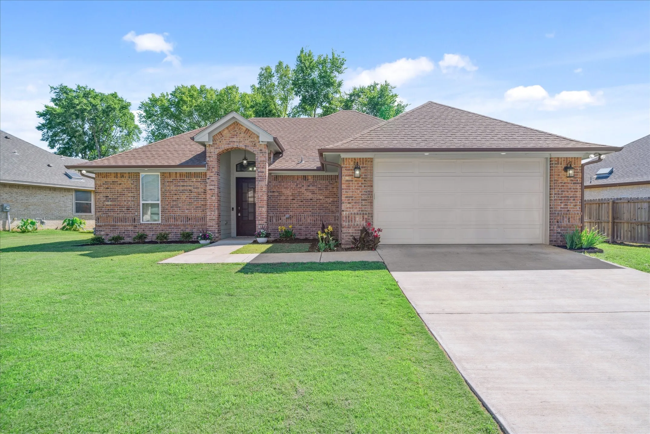 Single Family Residence For Sale in Smith County , 2231 RANA Park, Flint, Texas 75762, 3 Bedrooms, 2 Bathrooms, 2 Garage spaces, 2,164 Sqft, built in 2020, Price $339,000, mls#21288970, Real Estate Agent in Flint, Homes For Sale in Smith county, Homes For Sale in Flint, Realtor in Flint Texas, Real Estate Brokerage Independent Realty Texas, Luminita Cordes Realtor