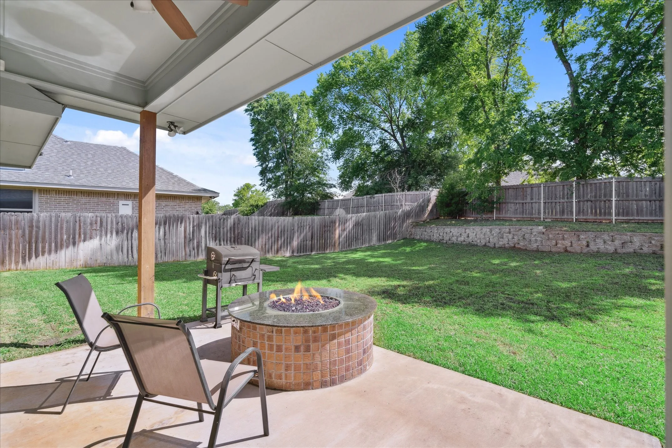 Single Family Residence For Sale in Smith County , 2231 RANA Park, Flint, Texas 75762, 3 Bedrooms, 2 Bathrooms, 2 Garage spaces, 2,164 Sqft, built in 2020, Price $339,000, mls#21288970, Real Estate Agent in Flint, Homes For Sale in Smith county, Homes For Sale in Flint, Realtor in Flint Texas, Real Estate Brokerage Independent Realty Texas, Luminita Cordes Realtor