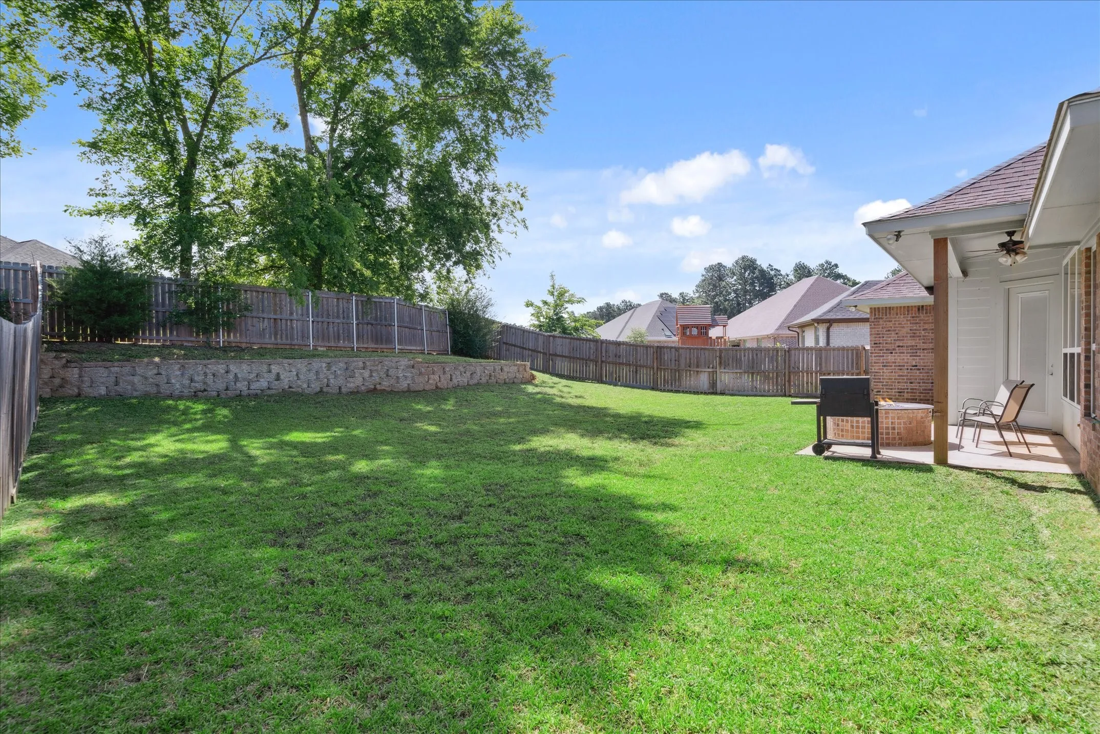 Single Family Residence For Sale in Smith County , 2231 RANA Park, Flint, Texas 75762, 3 Bedrooms, 2 Bathrooms, 2 Garage spaces, 2,164 Sqft, built in 2020, Price $339,000, mls#21288970, Real Estate Agent in Flint, Homes For Sale in Smith county, Homes For Sale in Flint, Realtor in Flint Texas, Real Estate Brokerage Independent Realty Texas, Luminita Cordes Realtor