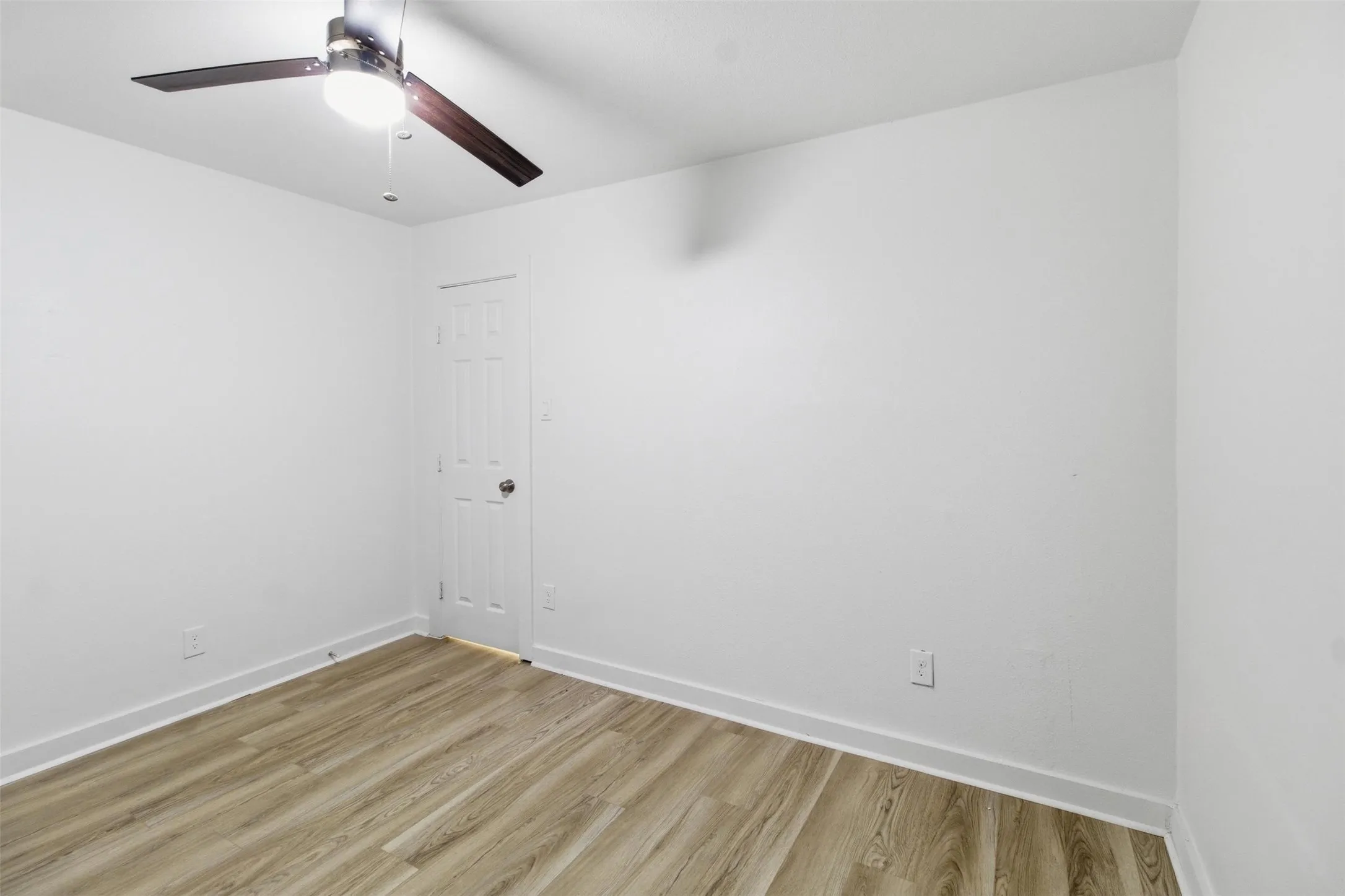 Single Family Residence For Sale in Dallas County , 2942 Townsend Drive, Dallas, Texas 75229, 4 Bedroom, 3 Bathroom, Garage spaces, 1,923 Sqft, built in 1959, mls#21280613, Real Estate Agent in Dallas, Homes For Sale in Dallas county, Homes For Sale in Dallas, Realtor in Dallas Texas, Real Estate Brokerage Independent Realty Texas, Luminita Cordes Realtor