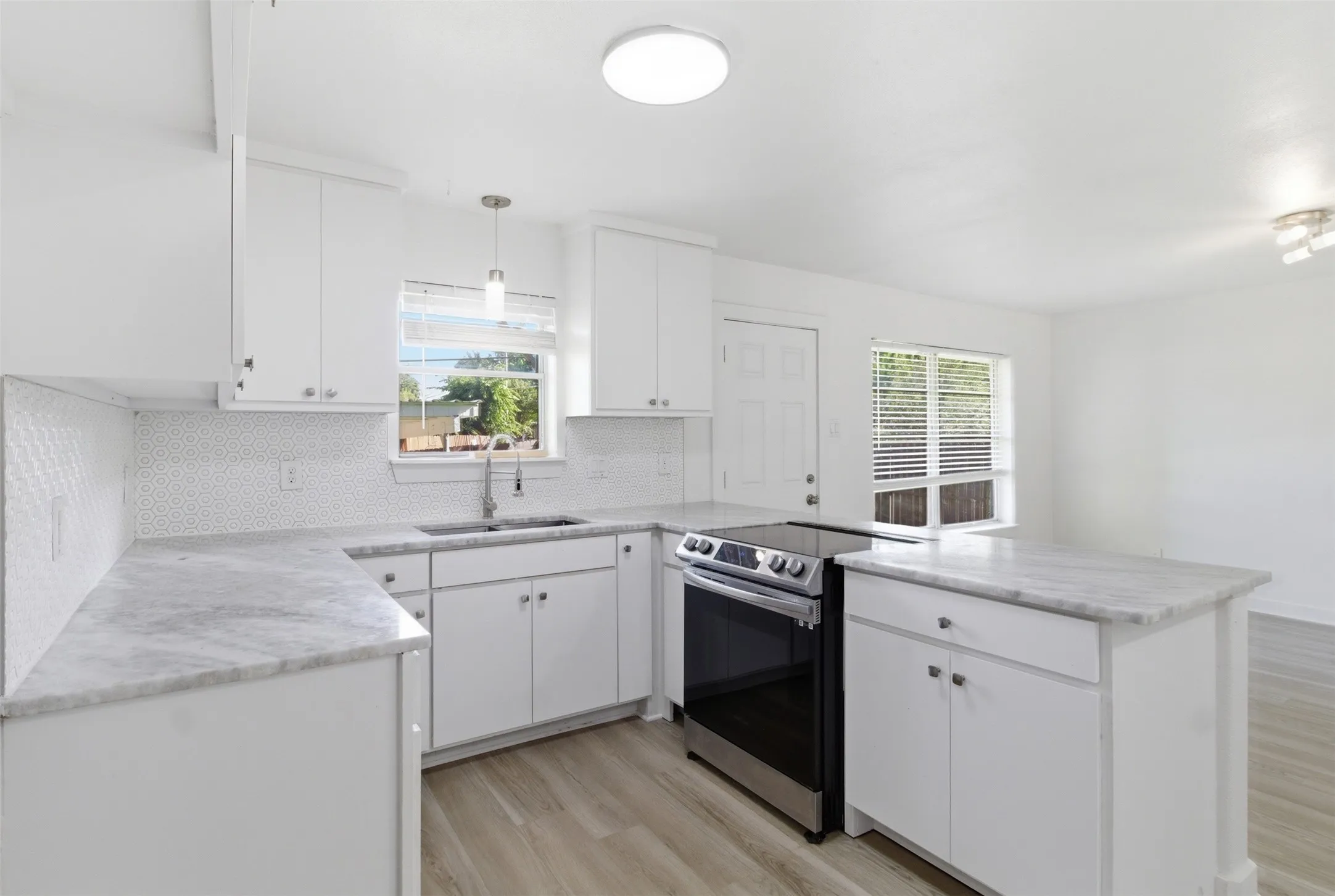 Single Family Residence For Sale in Dallas County , 2942 Townsend Drive, Dallas, Texas 75229, 4 Bedroom, 3 Bathroom, Garage spaces, 1,923 Sqft, built in 1959, mls#21280613, Real Estate Agent in Dallas, Homes For Sale in Dallas county, Homes For Sale in Dallas, Realtor in Dallas Texas, Real Estate Brokerage Independent Realty Texas, Luminita Cordes Realtor