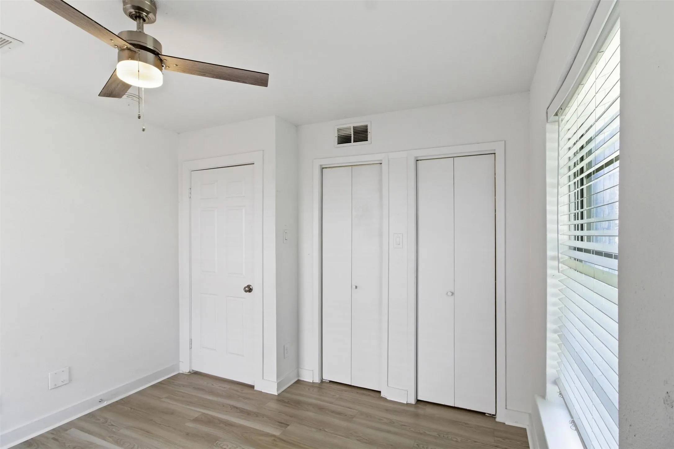 Single Family Residence For Sale in Dallas County , 2942 Townsend Drive, Dallas, Texas 75229, 4 Bedroom, 3 Bathroom, Garage spaces, 1,923 Sqft, built in 1959, mls#21280613, Real Estate Agent in Dallas, Homes For Sale in Dallas county, Homes For Sale in Dallas, Realtor in Dallas Texas, Real Estate Brokerage Independent Realty Texas, Luminita Cordes Realtor
