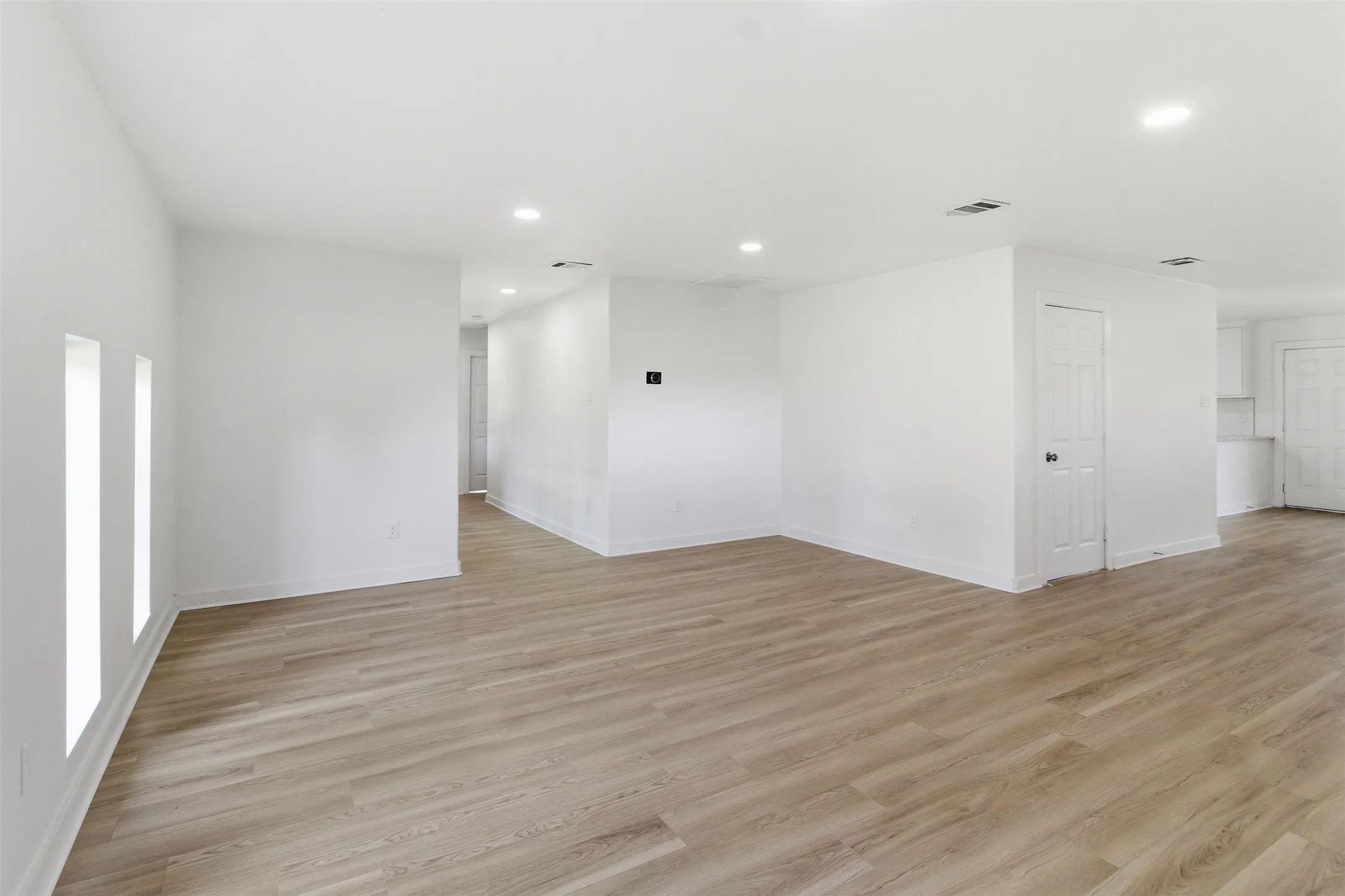 Single Family Residence For Sale in Dallas County , 2942 Townsend Drive, Dallas, Texas 75229, 4 Bedroom, 3 Bathroom, Garage spaces, 1,923 Sqft, built in 1959, mls#21280613, Real Estate Agent in Dallas, Homes For Sale in Dallas county, Homes For Sale in Dallas, Realtor in Dallas Texas, Real Estate Brokerage Independent Realty Texas, Luminita Cordes Realtor