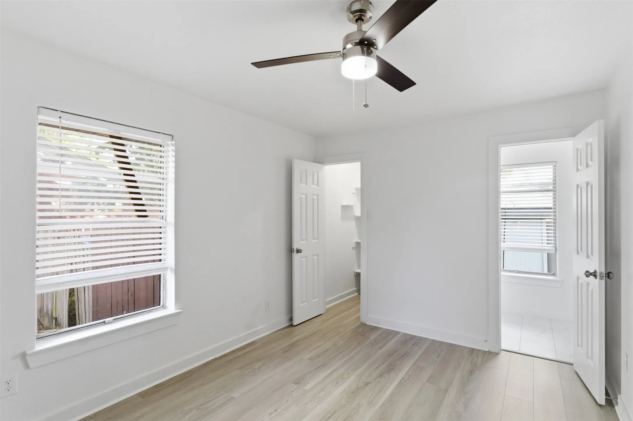 Single Family Residence For Sale in Dallas County , 2942 Townsend Drive, Dallas, Texas 75229, 4 Bedroom, 3 Bathroom, Garage spaces, 1,923 Sqft, built in 1959, mls#21280613, Real Estate Agent in Dallas, Homes For Sale in Dallas county, Homes For Sale in Dallas, Realtor in Dallas Texas, Real Estate Brokerage Independent Realty Texas, Luminita Cordes Realtor