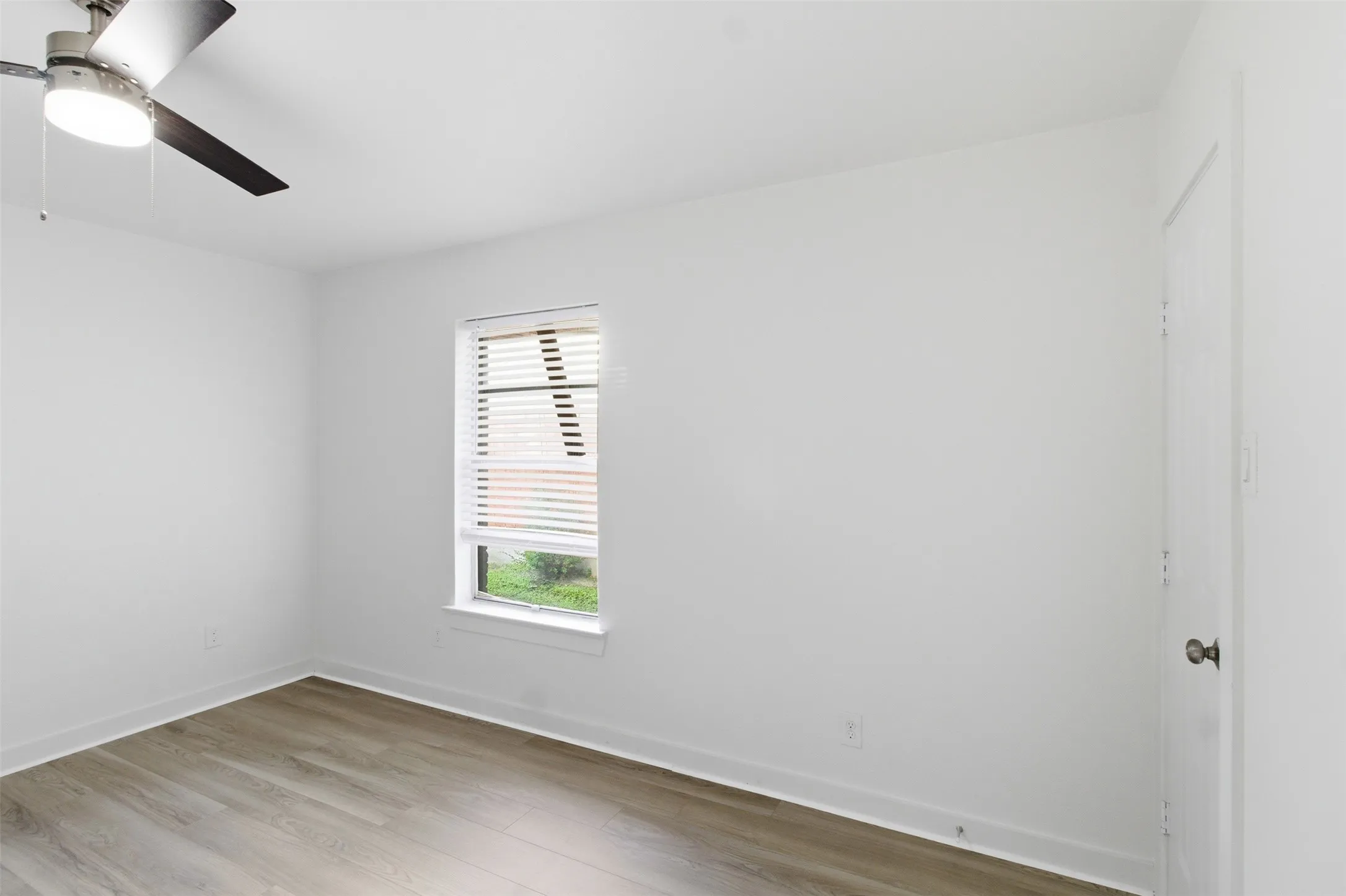 Single Family Residence For Sale in Dallas County , 2942 Townsend Drive, Dallas, Texas 75229, 4 Bedroom, 3 Bathroom, Garage spaces, 1,923 Sqft, built in 1959, mls#21280613, Real Estate Agent in Dallas, Homes For Sale in Dallas county, Homes For Sale in Dallas, Realtor in Dallas Texas, Real Estate Brokerage Independent Realty Texas, Luminita Cordes Realtor