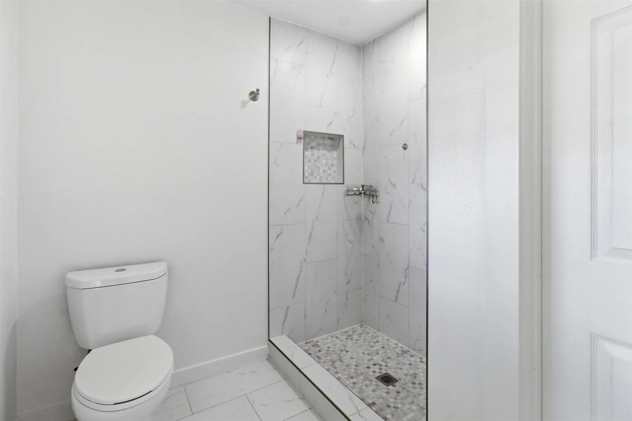 Single Family Residence For Sale in Dallas County , 2942 Townsend Drive, Dallas, Texas 75229, 4 Bedroom, 3 Bathroom, Garage spaces, 1,923 Sqft, built in 1959, mls#21280613, Real Estate Agent in Dallas, Homes For Sale in Dallas county, Homes For Sale in Dallas, Realtor in Dallas Texas, Real Estate Brokerage Independent Realty Texas, Luminita Cordes Realtor