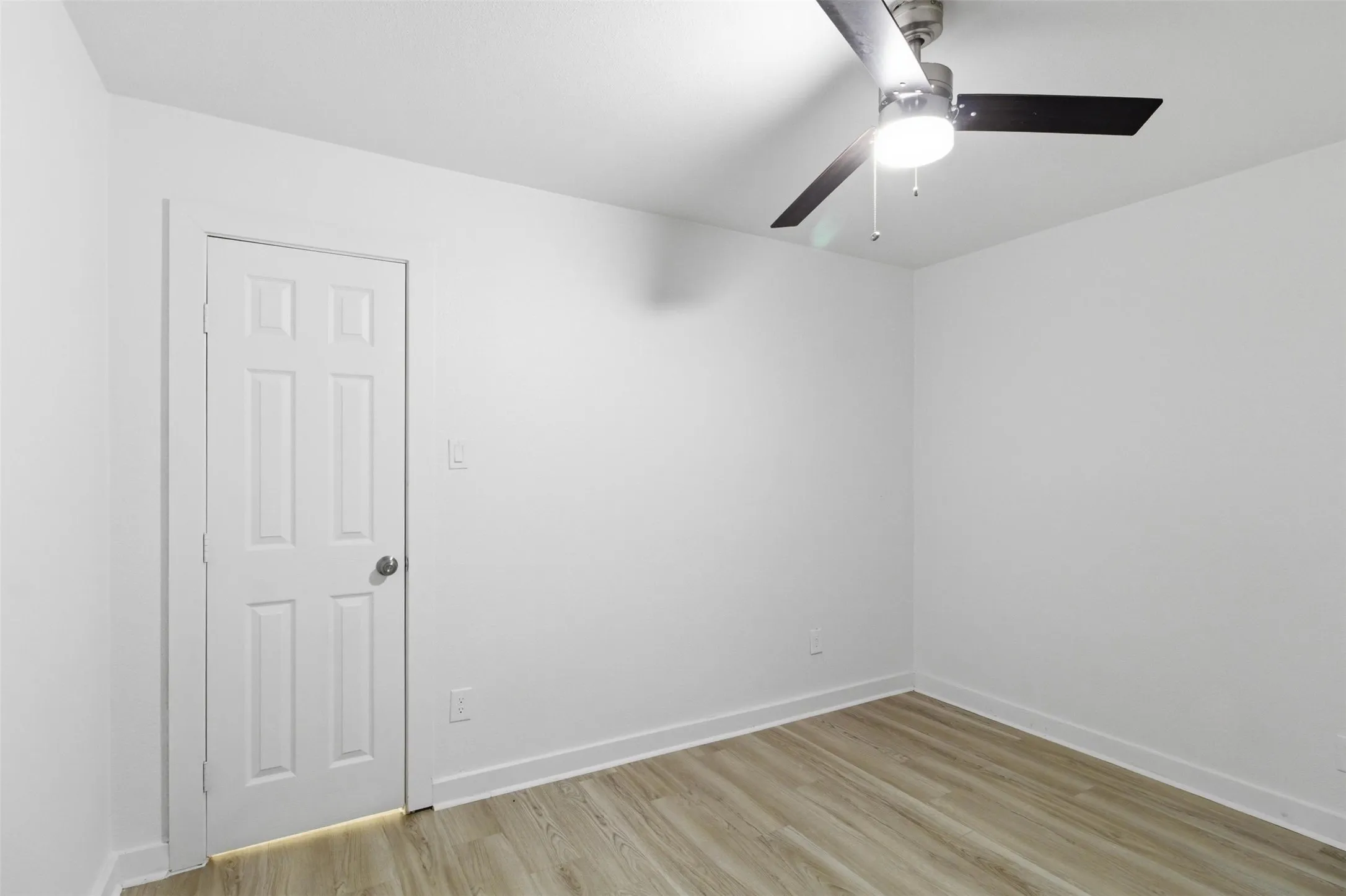 Single Family Residence For Sale in Dallas County , 2942 Townsend Drive, Dallas, Texas 75229, 4 Bedroom, 3 Bathroom, Garage spaces, 1,923 Sqft, built in 1959, mls#21280613, Real Estate Agent in Dallas, Homes For Sale in Dallas county, Homes For Sale in Dallas, Realtor in Dallas Texas, Real Estate Brokerage Independent Realty Texas, Luminita Cordes Realtor