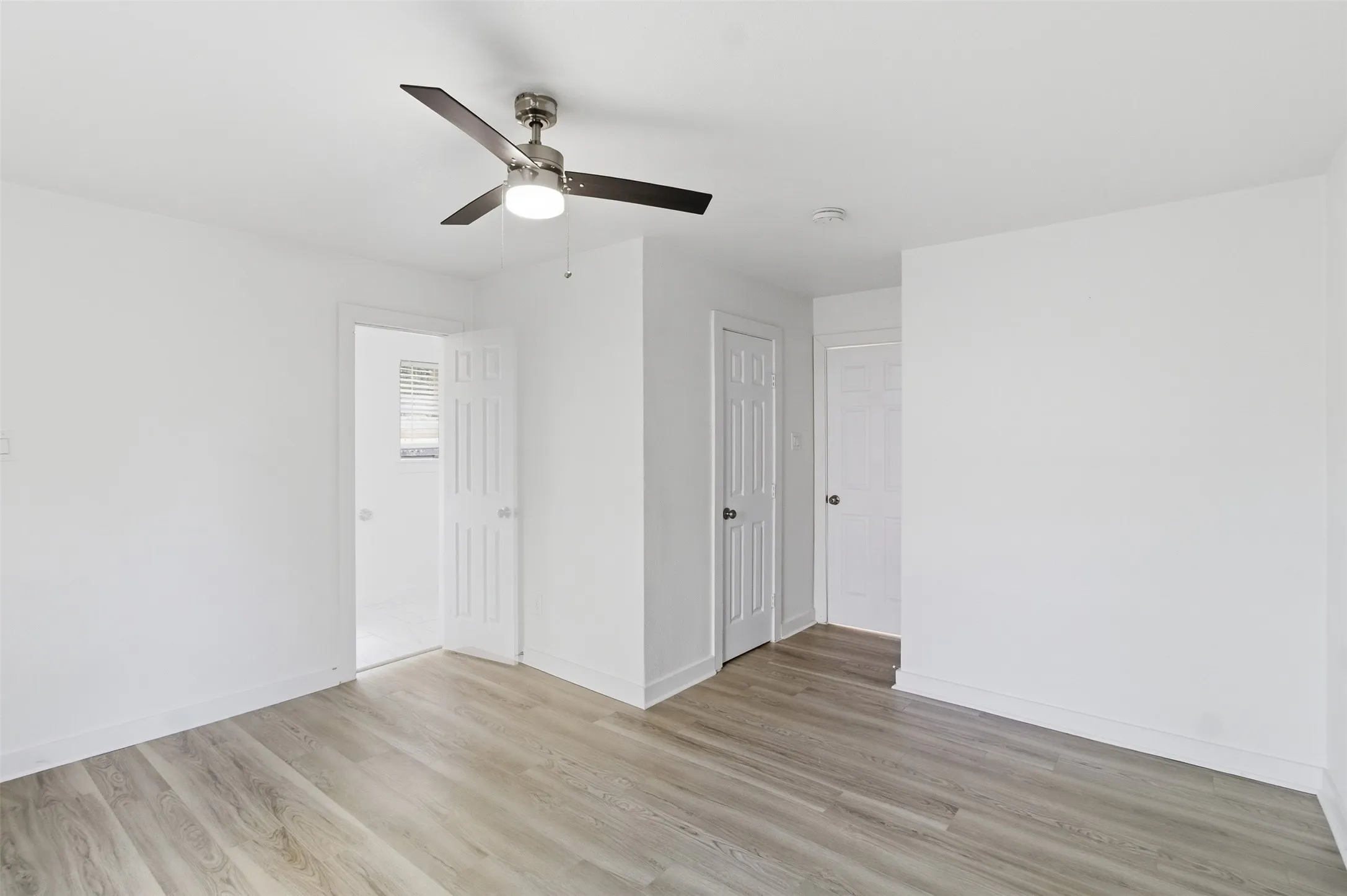 Single Family Residence For Sale in Dallas County , 2942 Townsend Drive, Dallas, Texas 75229, 4 Bedroom, 3 Bathroom, Garage spaces, 1,923 Sqft, built in 1959, mls#21280613, Real Estate Agent in Dallas, Homes For Sale in Dallas county, Homes For Sale in Dallas, Realtor in Dallas Texas, Real Estate Brokerage Independent Realty Texas, Luminita Cordes Realtor