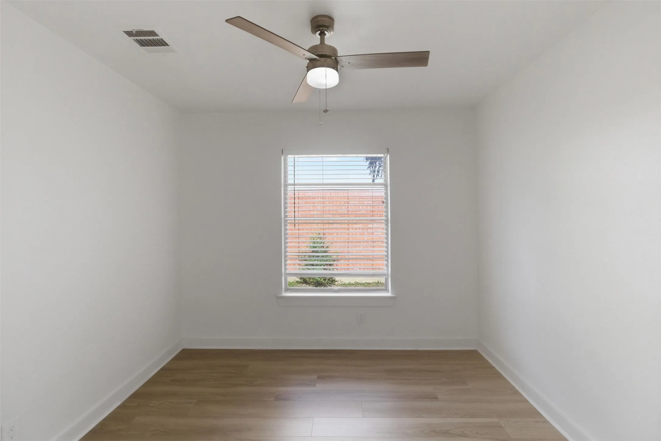 Single Family Residence For Sale in Dallas County , 2942 Townsend Drive, Dallas, Texas 75229, 4 Bedroom, 3 Bathroom, Garage spaces, 1,923 Sqft, built in 1959, mls#21280613, Real Estate Agent in Dallas, Homes For Sale in Dallas county, Homes For Sale in Dallas, Realtor in Dallas Texas, Real Estate Brokerage Independent Realty Texas, Luminita Cordes Realtor