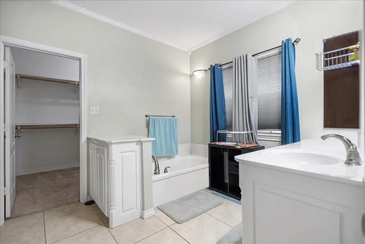 Single Family Residence For Sale in Smith County , 809 Jack Drive, Lindale, Texas 75771, 3 Bedroom, 2 Bathroom, 2 Garage spaces, 1,861 Sqft, built in 2007, mls#21286849, Real Estate Agent in Lindale, Homes For Sale in Smith county, Homes For Sale in Lindale, Realtor in Lindale Texas, Real Estate Brokerage Independent Realty Texas, Luminita Cordes Realtor