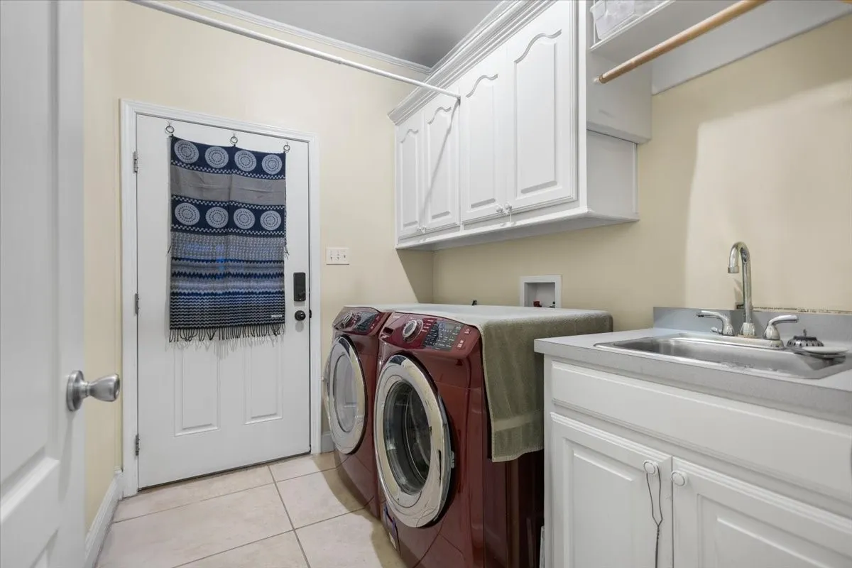 Single Family Residence For Sale in Smith County , 809 Jack Drive, Lindale, Texas 75771, 3 Bedroom, 2 Bathroom, 2 Garage spaces, 1,861 Sqft, built in 2007, mls#21286849, Real Estate Agent in Lindale, Homes For Sale in Smith county, Homes For Sale in Lindale, Realtor in Lindale Texas, Real Estate Brokerage Independent Realty Texas, Luminita Cordes Realtor