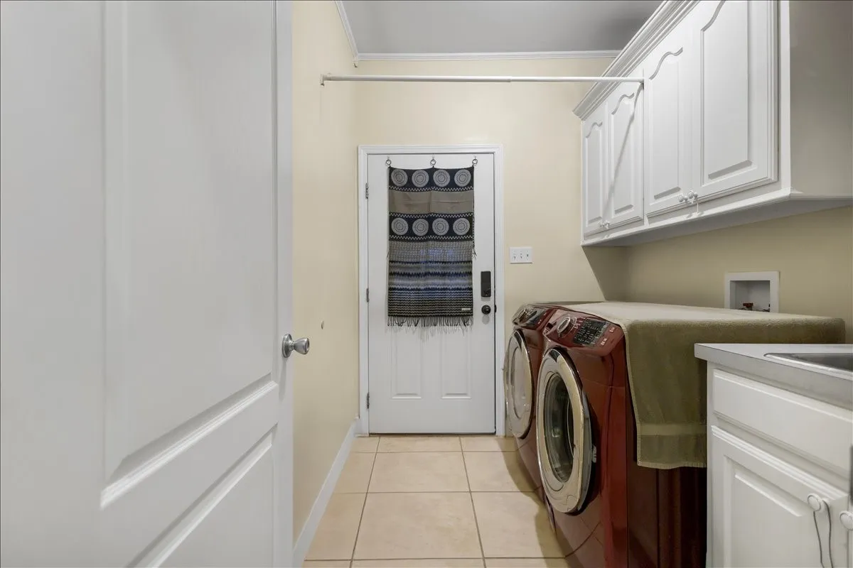 Single Family Residence For Sale in Smith County , 809 Jack Drive, Lindale, Texas 75771, 3 Bedroom, 2 Bathroom, 2 Garage spaces, 1,861 Sqft, built in 2007, mls#21286849, Real Estate Agent in Lindale, Homes For Sale in Smith county, Homes For Sale in Lindale, Realtor in Lindale Texas, Real Estate Brokerage Independent Realty Texas, Luminita Cordes Realtor