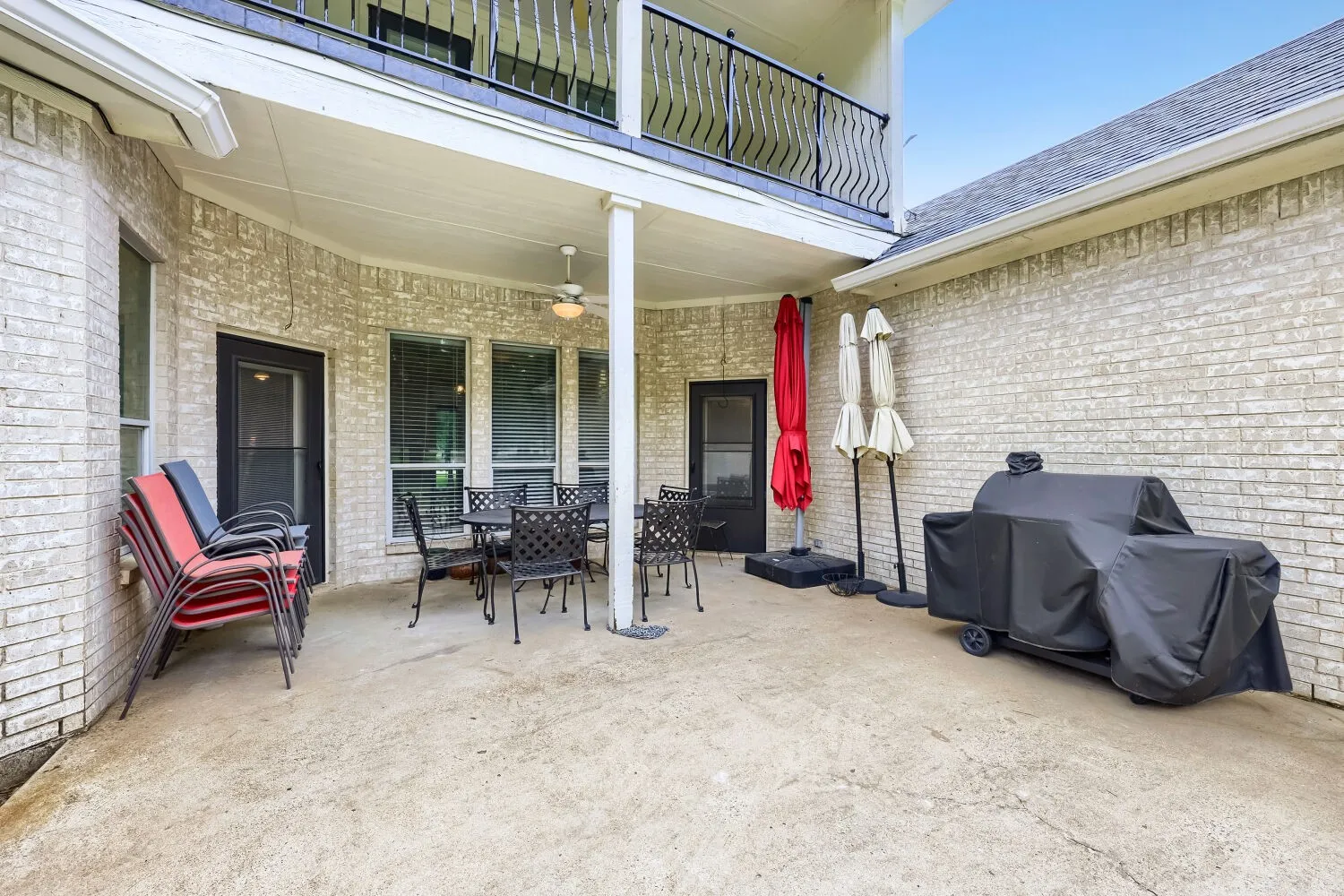 Single Family Residence For Sale in Johnson County , 3601 Cliffwood Drive, Alvarado, Texas 76009, 4 Bedroom, 3 Bathroom, 3 Garage spaces, 3,511 Sqft, built in 2002, mls#21268947, Real Estate Agent in Alvarado, Homes For Sale in Johnson county, Homes For Sale in Alvarado, Realtor in Alvarado Texas, Real Estate Brokerage Independent Realty Texas, Luminita Cordes Realtor