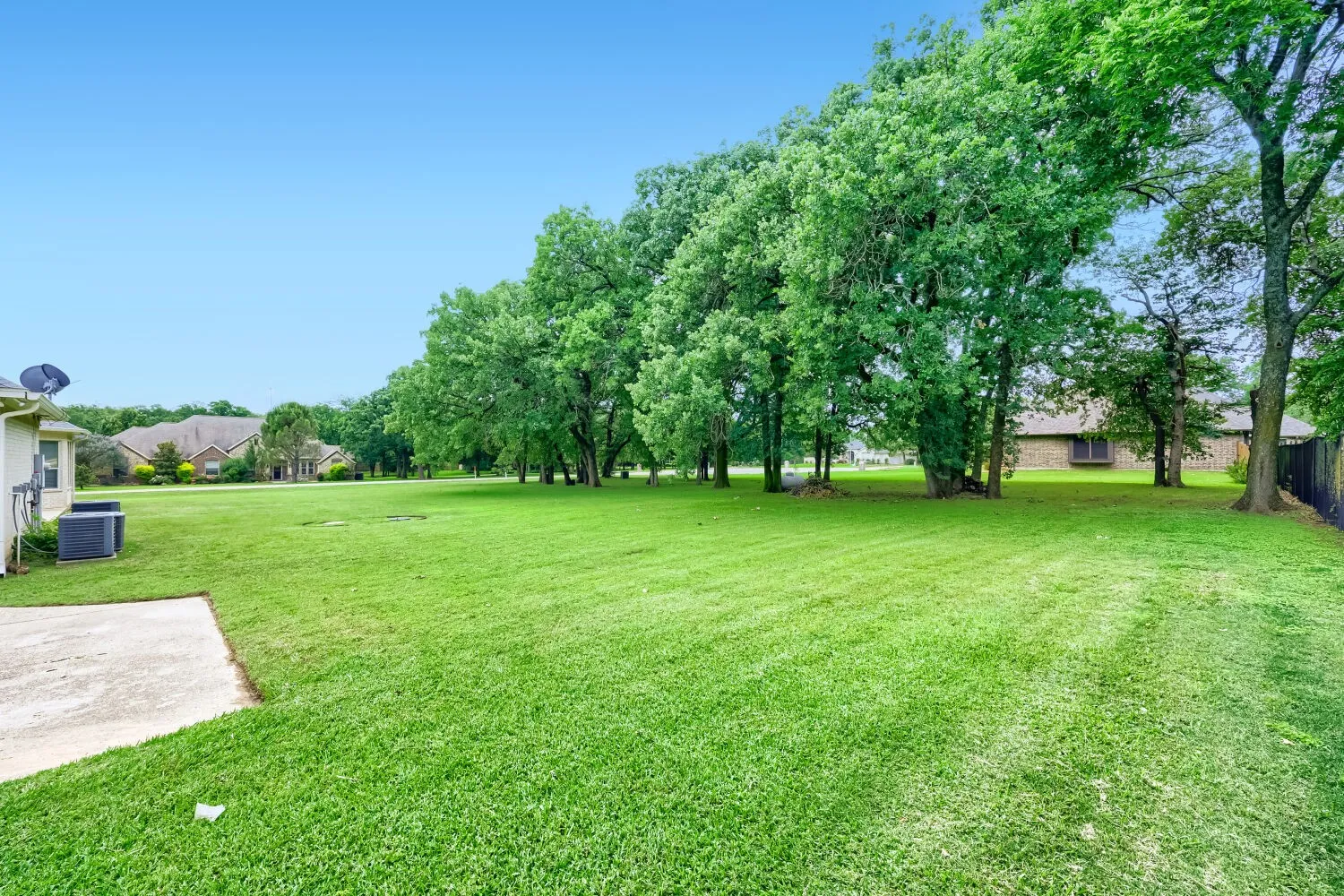 Single Family Residence For Sale in Johnson County , 3601 Cliffwood Drive, Alvarado, Texas 76009, 4 Bedroom, 3 Bathroom, 3 Garage spaces, 3,511 Sqft, built in 2002, mls#21268947, Real Estate Agent in Alvarado, Homes For Sale in Johnson county, Homes For Sale in Alvarado, Realtor in Alvarado Texas, Real Estate Brokerage Independent Realty Texas, Luminita Cordes Realtor
