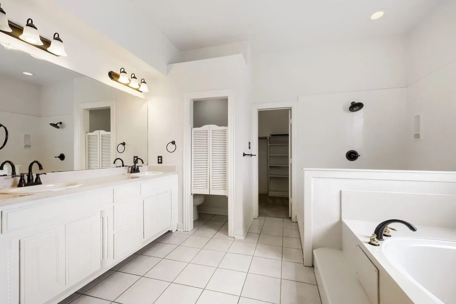 Single Family Residence For Sale in Johnson County , 3601 Cliffwood Drive, Alvarado, Texas 76009, 4 Bedroom, 3 Bathroom, 3 Garage spaces, 3,511 Sqft, built in 2002, mls#21268947, Real Estate Agent in Alvarado, Homes For Sale in Johnson county, Homes For Sale in Alvarado, Realtor in Alvarado Texas, Real Estate Brokerage Independent Realty Texas, Luminita Cordes Realtor