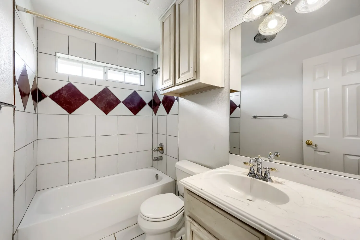 Single Family Residence For Sale in Johnson County , 3601 Cliffwood Drive, Alvarado, Texas 76009, 4 Bedroom, 3 Bathroom, 3 Garage spaces, 3,511 Sqft, built in 2002, mls#21268947, Real Estate Agent in Alvarado, Homes For Sale in Johnson county, Homes For Sale in Alvarado, Realtor in Alvarado Texas, Real Estate Brokerage Independent Realty Texas, Luminita Cordes Realtor