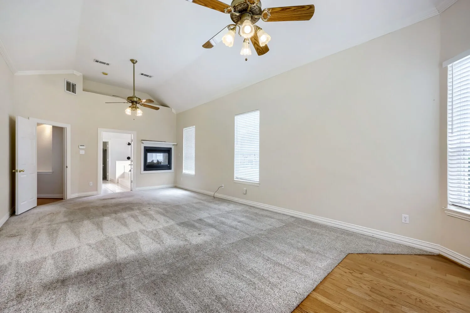 Single Family Residence For Sale in Johnson County , 3601 Cliffwood Drive, Alvarado, Texas 76009, 4 Bedroom, 3 Bathroom, 3 Garage spaces, 3,511 Sqft, built in 2002, mls#21268947, Real Estate Agent in Alvarado, Homes For Sale in Johnson county, Homes For Sale in Alvarado, Realtor in Alvarado Texas, Real Estate Brokerage Independent Realty Texas, Luminita Cordes Realtor