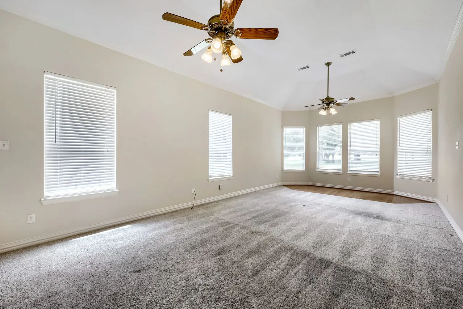 Single Family Residence For Sale in Johnson County , 3601 Cliffwood Drive, Alvarado, Texas 76009, 4 Bedroom, 3 Bathroom, 3 Garage spaces, 3,511 Sqft, built in 2002, mls#21268947, Real Estate Agent in Alvarado, Homes For Sale in Johnson county, Homes For Sale in Alvarado, Realtor in Alvarado Texas, Real Estate Brokerage Independent Realty Texas, Luminita Cordes Realtor