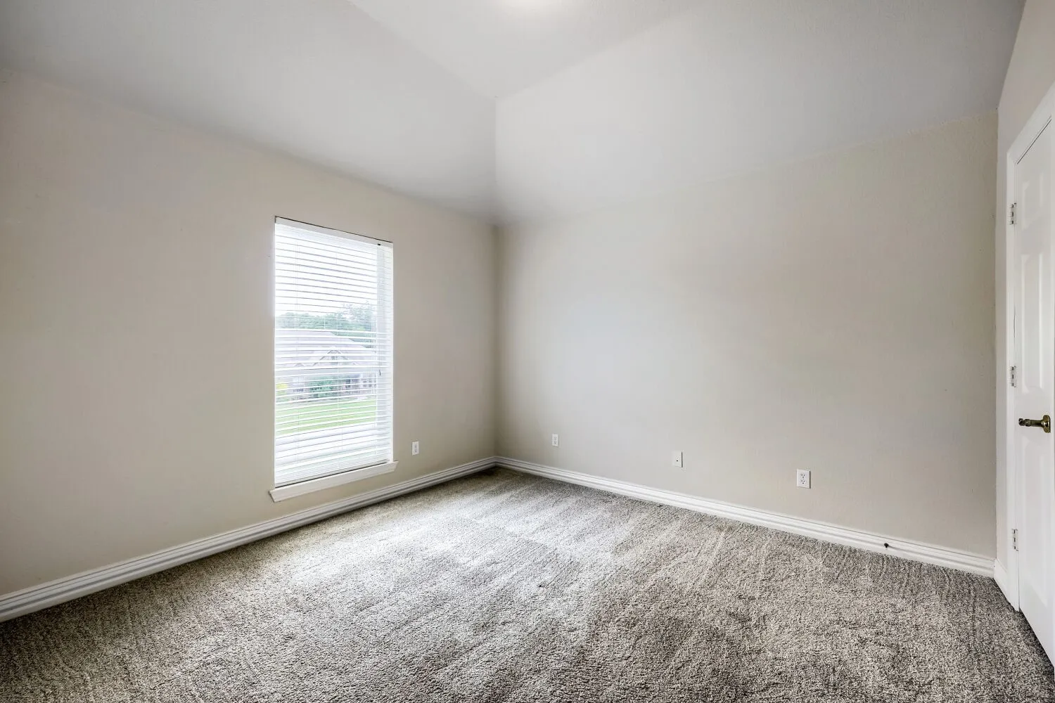 Single Family Residence For Sale in Johnson County , 3601 Cliffwood Drive, Alvarado, Texas 76009, 4 Bedroom, 3 Bathroom, 3 Garage spaces, 3,511 Sqft, built in 2002, mls#21268947, Real Estate Agent in Alvarado, Homes For Sale in Johnson county, Homes For Sale in Alvarado, Realtor in Alvarado Texas, Real Estate Brokerage Independent Realty Texas, Luminita Cordes Realtor