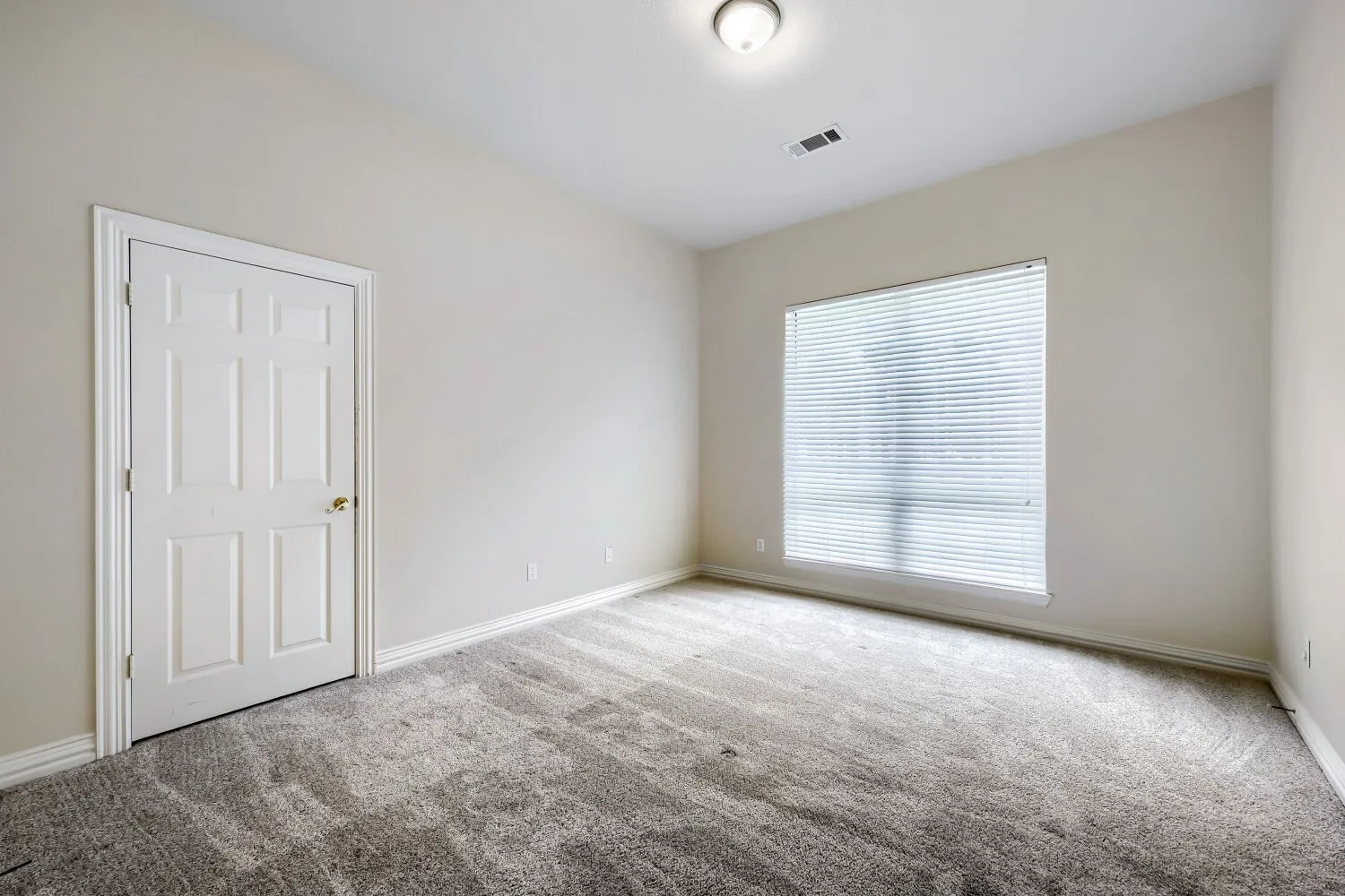 Single Family Residence For Sale in Johnson County , 3601 Cliffwood Drive, Alvarado, Texas 76009, 4 Bedroom, 3 Bathroom, 3 Garage spaces, 3,511 Sqft, built in 2002, mls#21268947, Real Estate Agent in Alvarado, Homes For Sale in Johnson county, Homes For Sale in Alvarado, Realtor in Alvarado Texas, Real Estate Brokerage Independent Realty Texas, Luminita Cordes Realtor