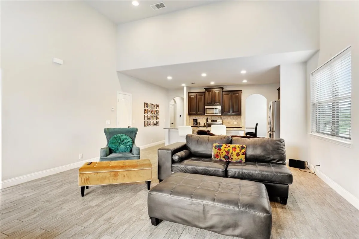 Single Family Residence For Sale in Grayson County , 3656 Rosewood, Denison, Texas 75020, 4 Bedroom, 4 Bathroom, 2 Garage spaces, 2,582 Sqft, built in 2017, mls#21276716, Real Estate Agent in Denison, Homes For Sale in Grayson county, Homes For Sale in Denison, Realtor in Denison Texas, Real Estate Brokerage Independent Realty Texas, Luminita Cordes Realtor