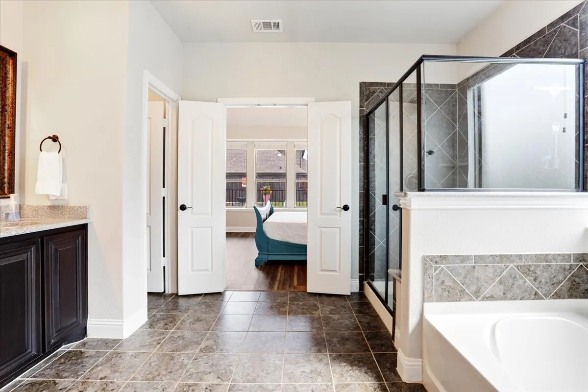 Single Family Residence For Sale in Grayson County , 3656 Rosewood, Denison, Texas 75020, 4 Bedroom, 4 Bathroom, 2 Garage spaces, 2,582 Sqft, built in 2017, mls#21276716, Real Estate Agent in Denison, Homes For Sale in Grayson county, Homes For Sale in Denison, Realtor in Denison Texas, Real Estate Brokerage Independent Realty Texas, Luminita Cordes Realtor