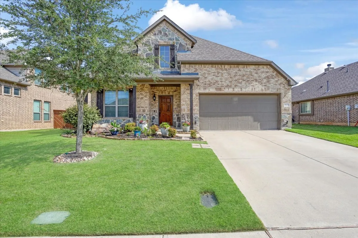 Single Family Residence For Sale in Grayson County , 3656 Rosewood, Denison, Texas 75020, 4 Bedroom, 4 Bathroom, 2 Garage spaces, 2,582 Sqft, built in 2017, mls#21276716, Real Estate Agent in Denison, Homes For Sale in Grayson county, Homes For Sale in Denison, Realtor in Denison Texas, Real Estate Brokerage Independent Realty Texas, Luminita Cordes Realtor