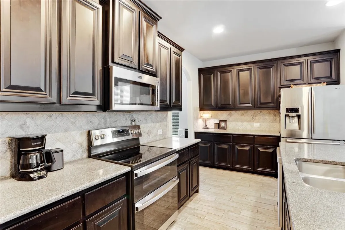 Single Family Residence For Sale in Grayson County , 3656 Rosewood, Denison, Texas 75020, 4 Bedroom, 4 Bathroom, 2 Garage spaces, 2,582 Sqft, built in 2017, mls#21276716, Real Estate Agent in Denison, Homes For Sale in Grayson county, Homes For Sale in Denison, Realtor in Denison Texas, Real Estate Brokerage Independent Realty Texas, Luminita Cordes Realtor